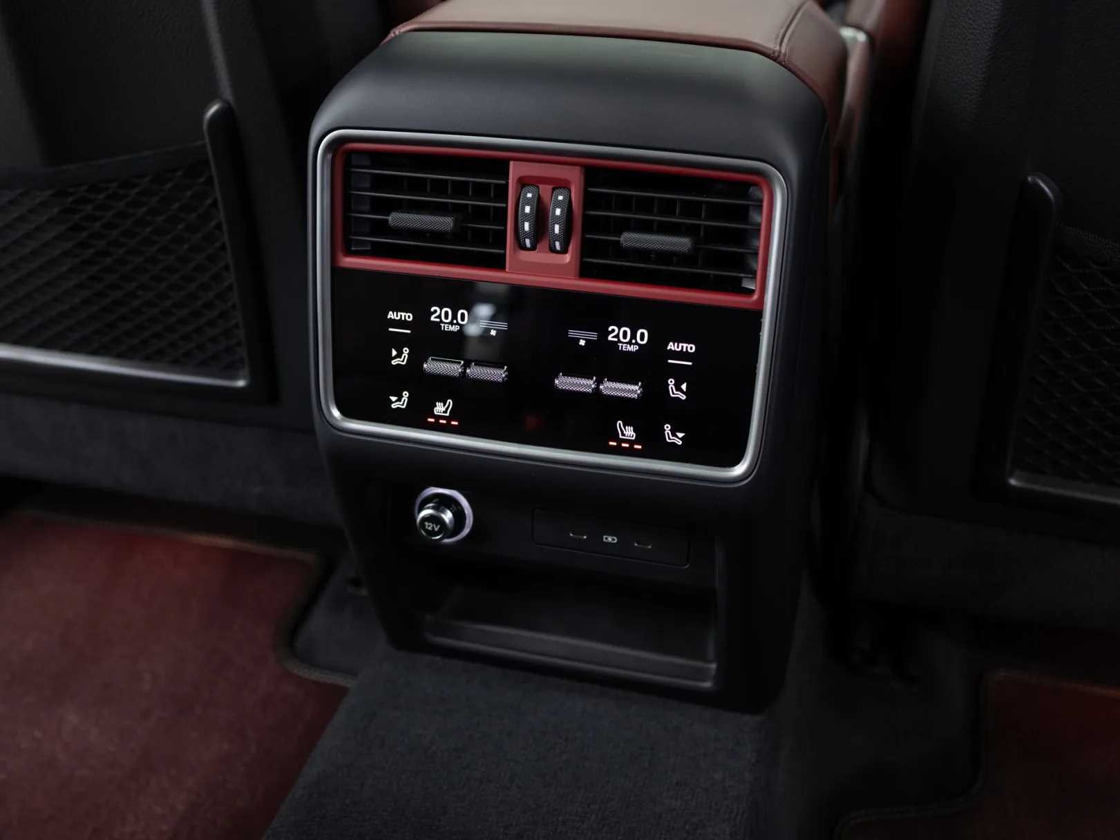 Porsche Cayenne GTS Coupé III Рестайлинг, 2025 — экстерьер, фото 33