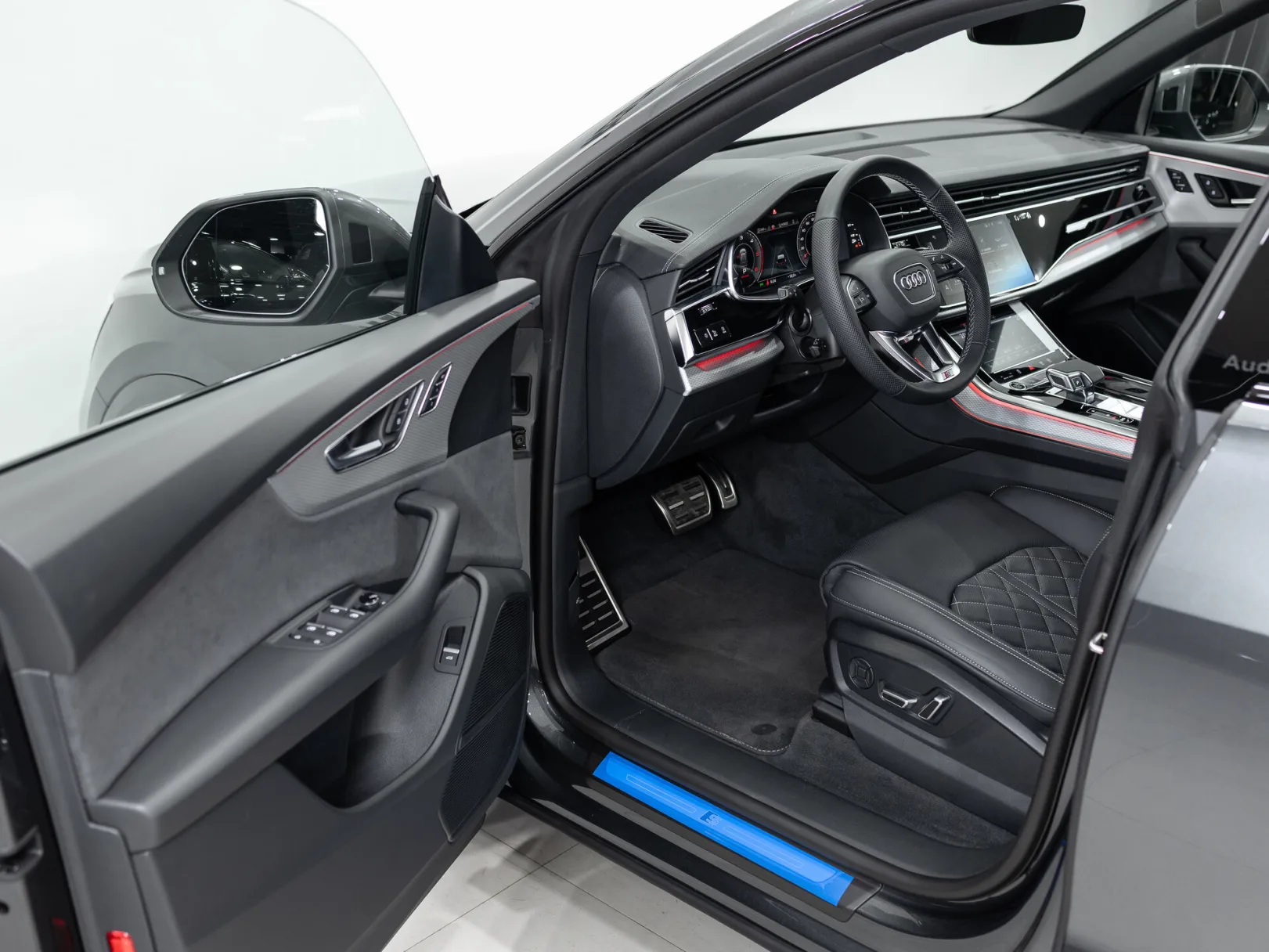 Audi Q8 50 TDI I (4M) Рестайлинг, 2025 — экстерьер, фото 7