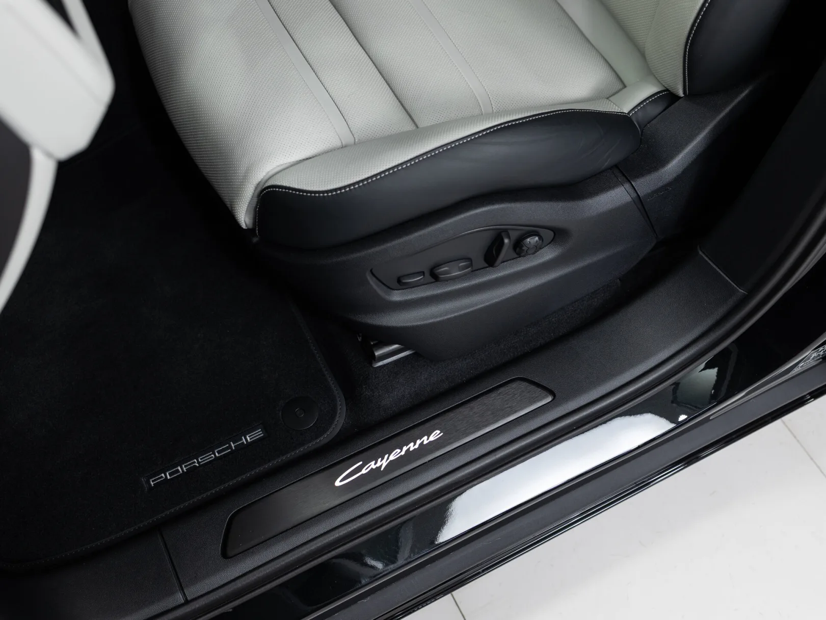 Porsche Cayenne Coupé III Рестайлинг, 2026 — экстерьер, фото 12
