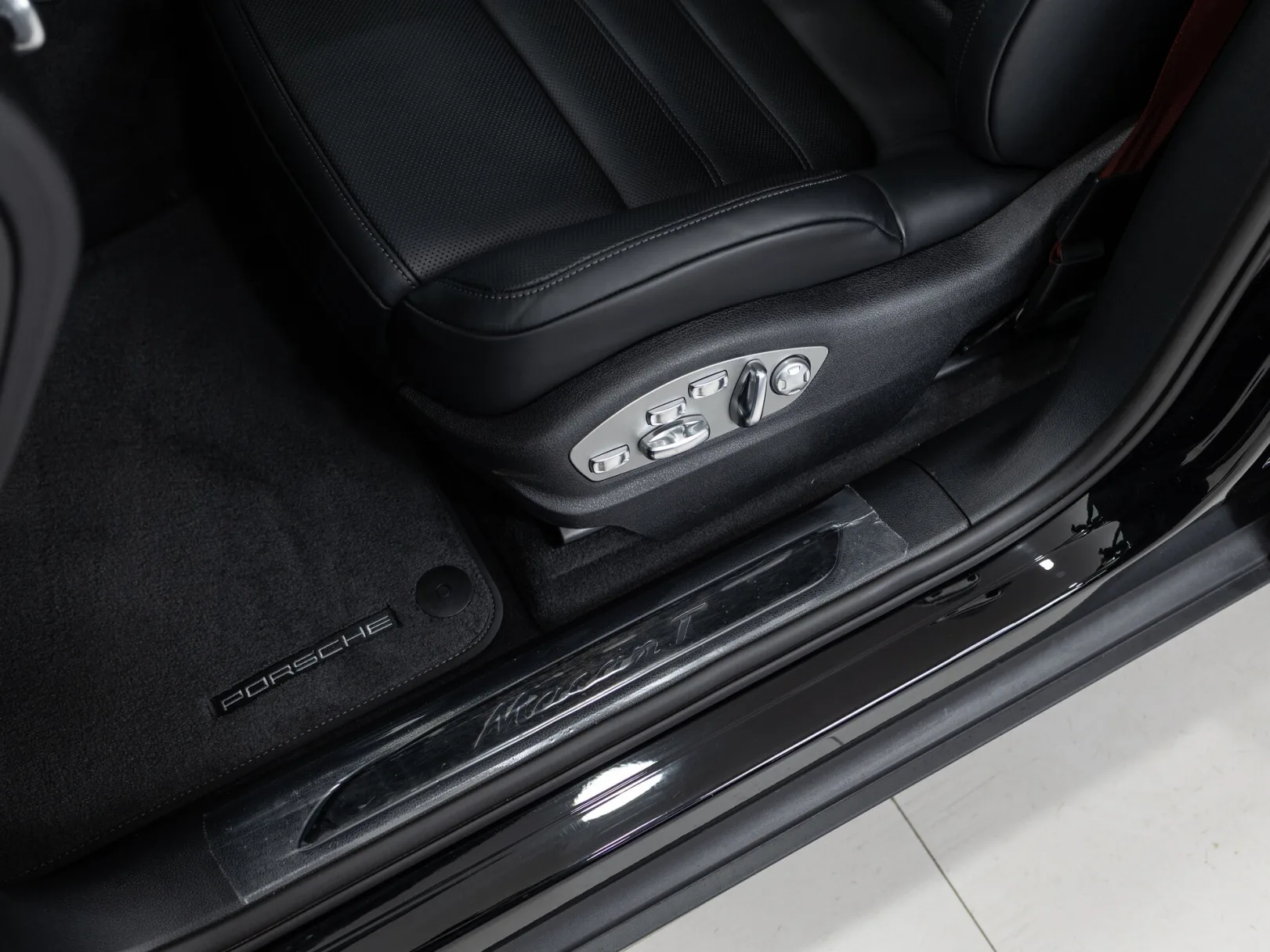 Porsche Macan T I Рестайлинг 2, 2026 — экстерьер, фото 12