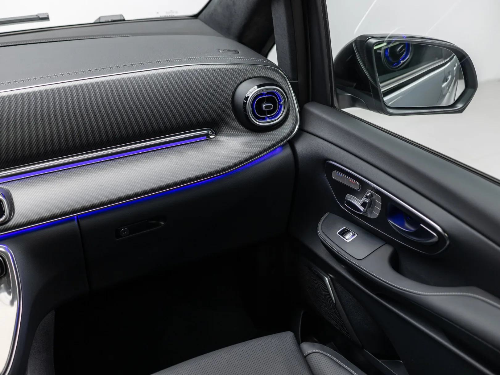 Mercedes-Benz V-Класс Exclusive AMG Line III (W447) Рестайлинг 2, 2026 — экстерьер, фото 24