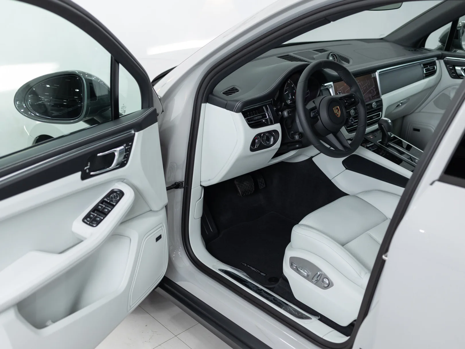 Porsche Macan T I Рестайлинг 2, 2025 — экстерьер, фото 7