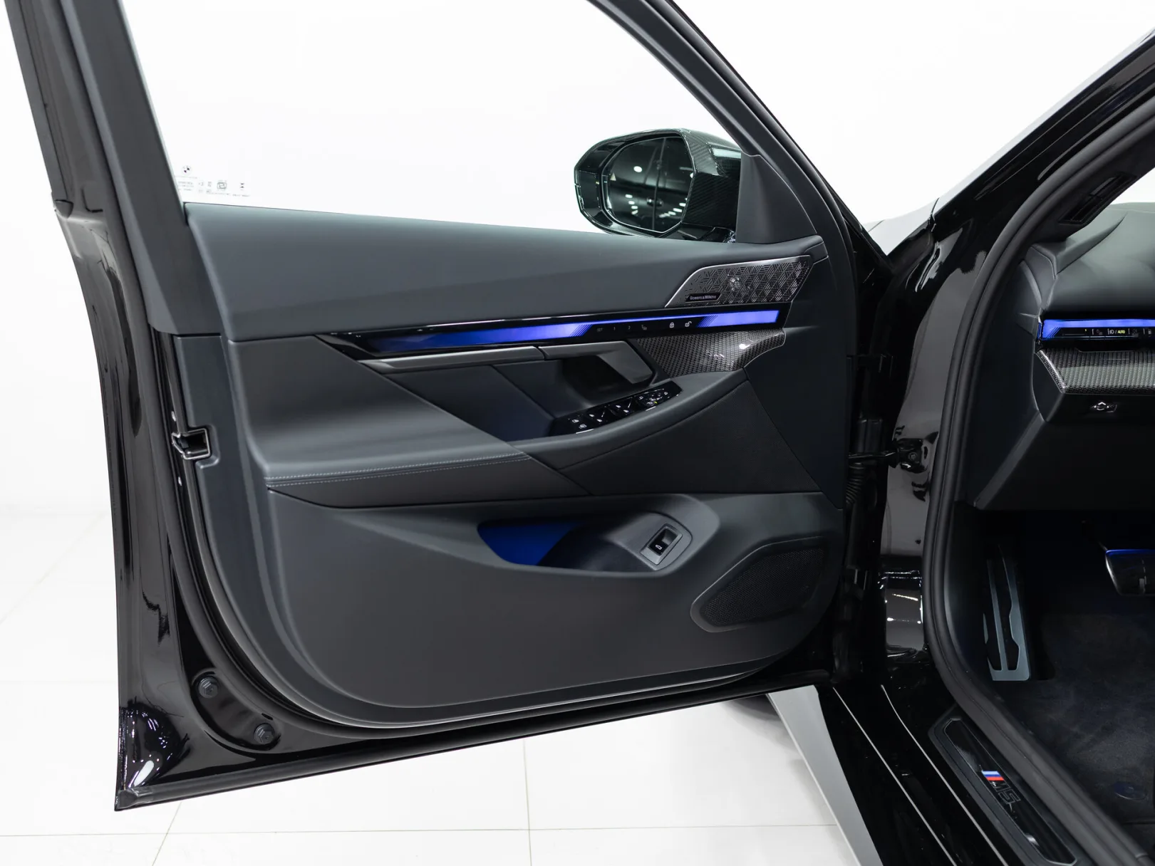 BMW M5 VII (G90), 2025 — экстерьер, фото 8