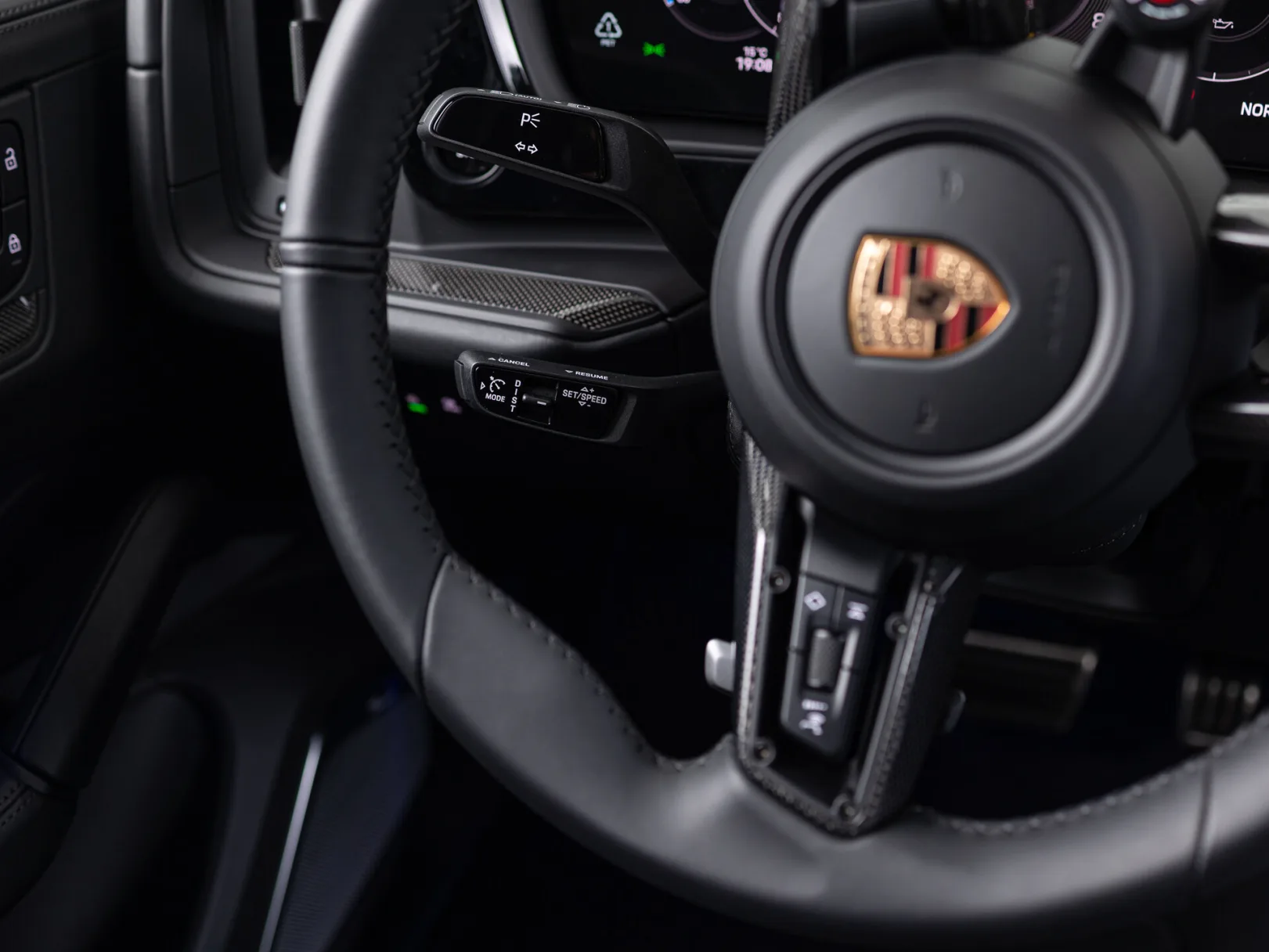 Porsche Cayenne Turbo GT III Рестайлинг, 2025 — экстерьер, фото 17