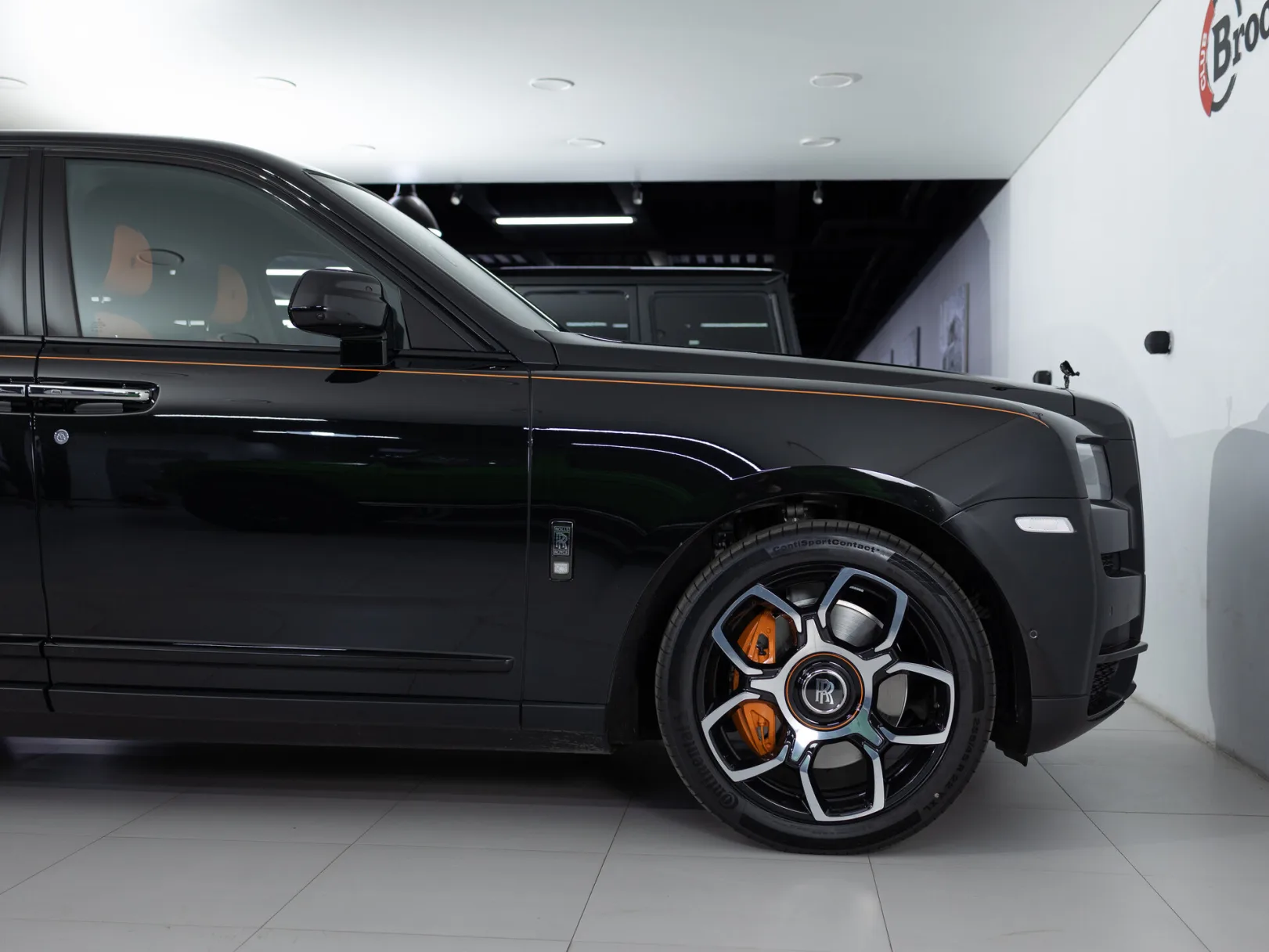 Rolls-Royce Cullinan Individual I (Series I), 2023 — экстерьер, фото 30