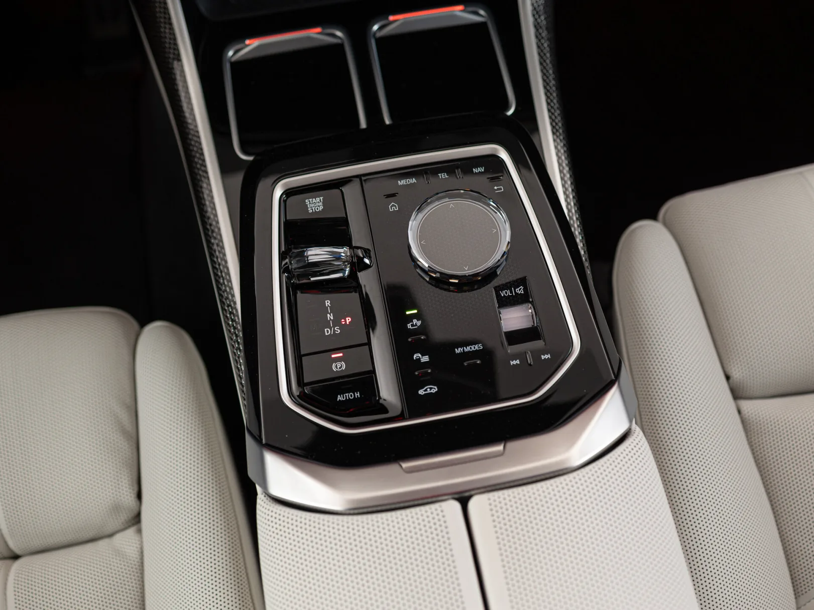 BMW 7 серии 740d xDrive M Sport Pro VII (G70), 2025 — экстерьер, фото 18