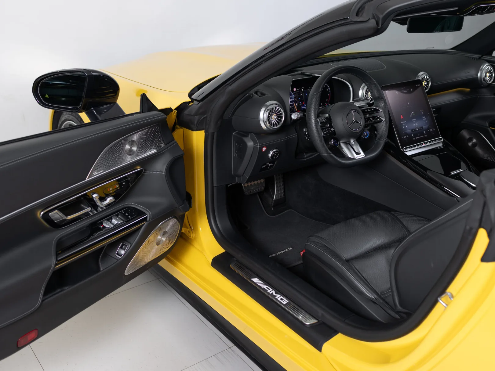 Mercedes-Benz SL-Класс AMG SL 63 4MATIC+ IV (R232), 2022 — экстерьер, фото 13