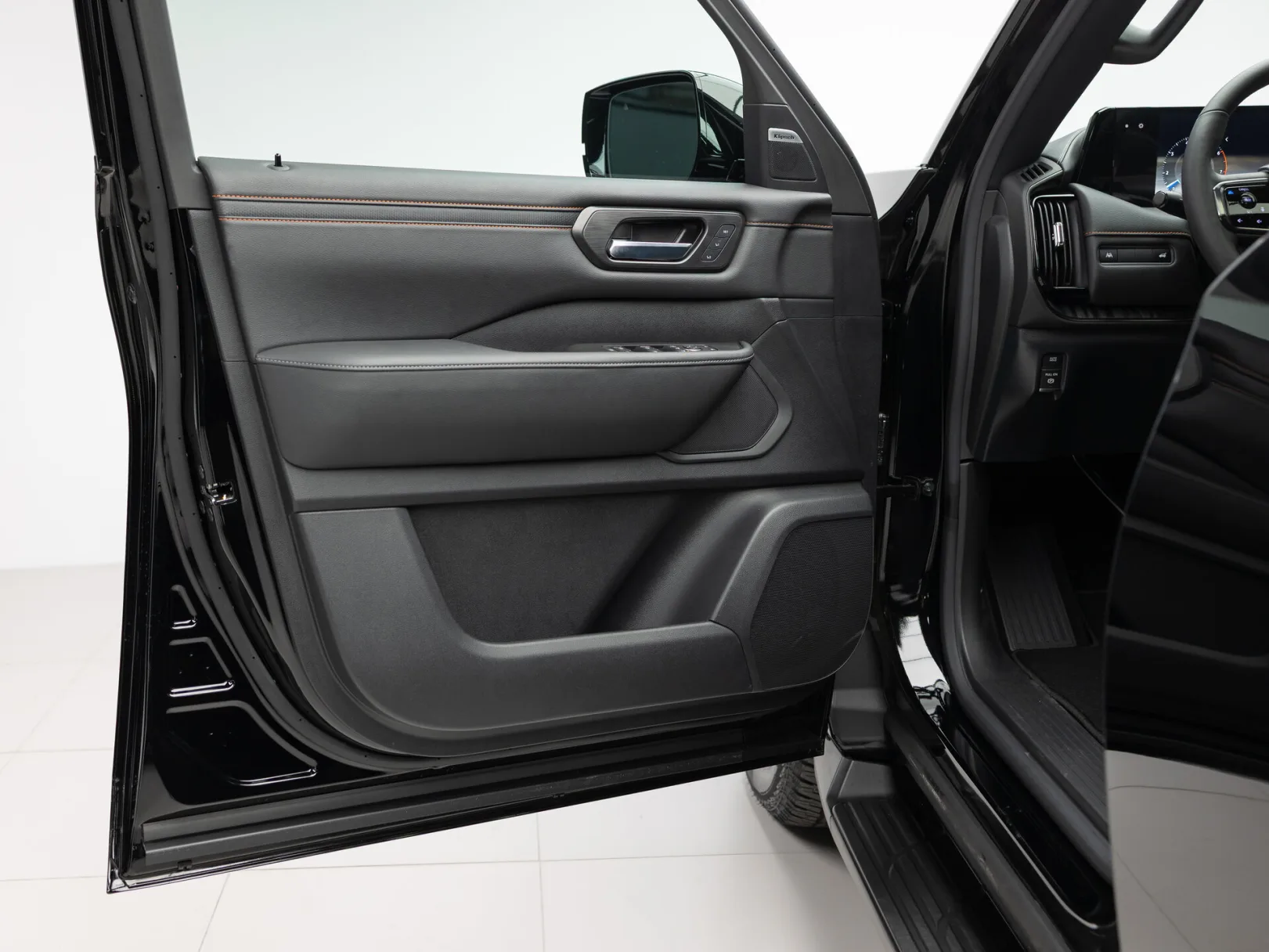 Nissan Armada Pro-4X III, 2025 — экстерьер, фото 8