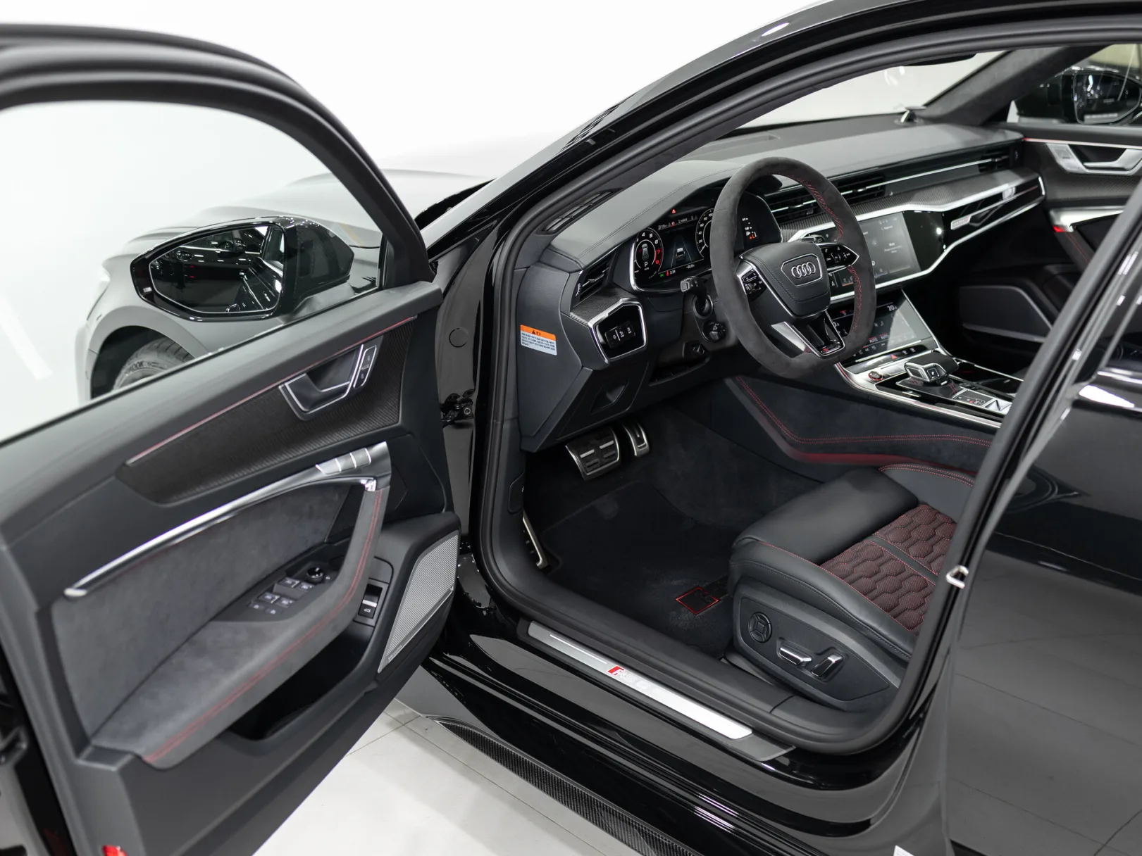 Audi RS 6 RS6 Avant performance IV (C8), 2025 — экстерьер, фото 7