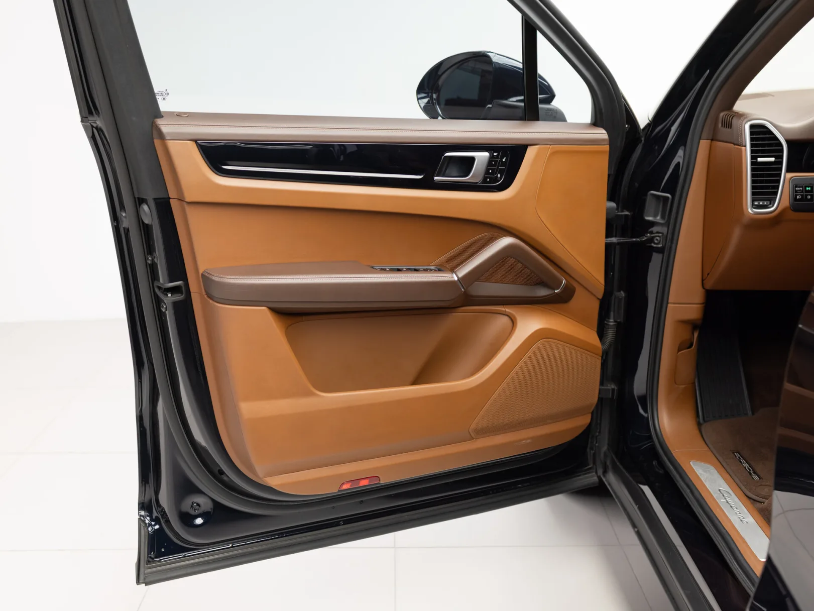 Porsche Cayenne Базовая III, 2018 — экстерьер, фото 8