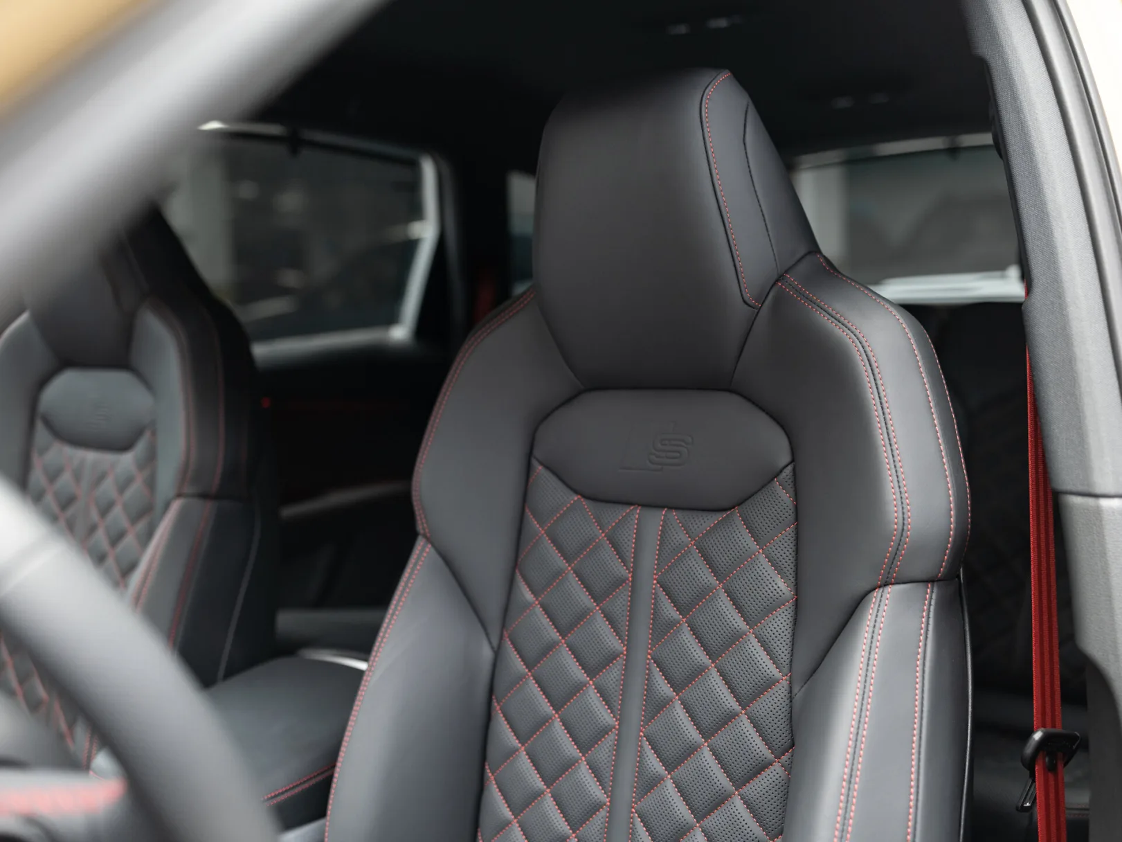 Audi Q7 55 TFSI quattro tiptronic II (4M) Рестайлинг 2, 2024 — экстерьер, фото 13