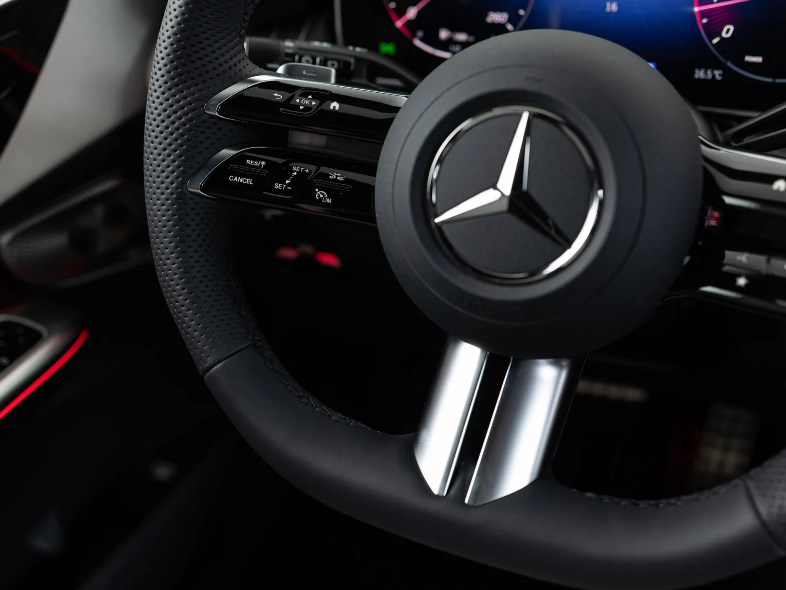 Mercedes-Benz GLC 300 4MATIC II (X254), 2025 — экстерьер, фото 16