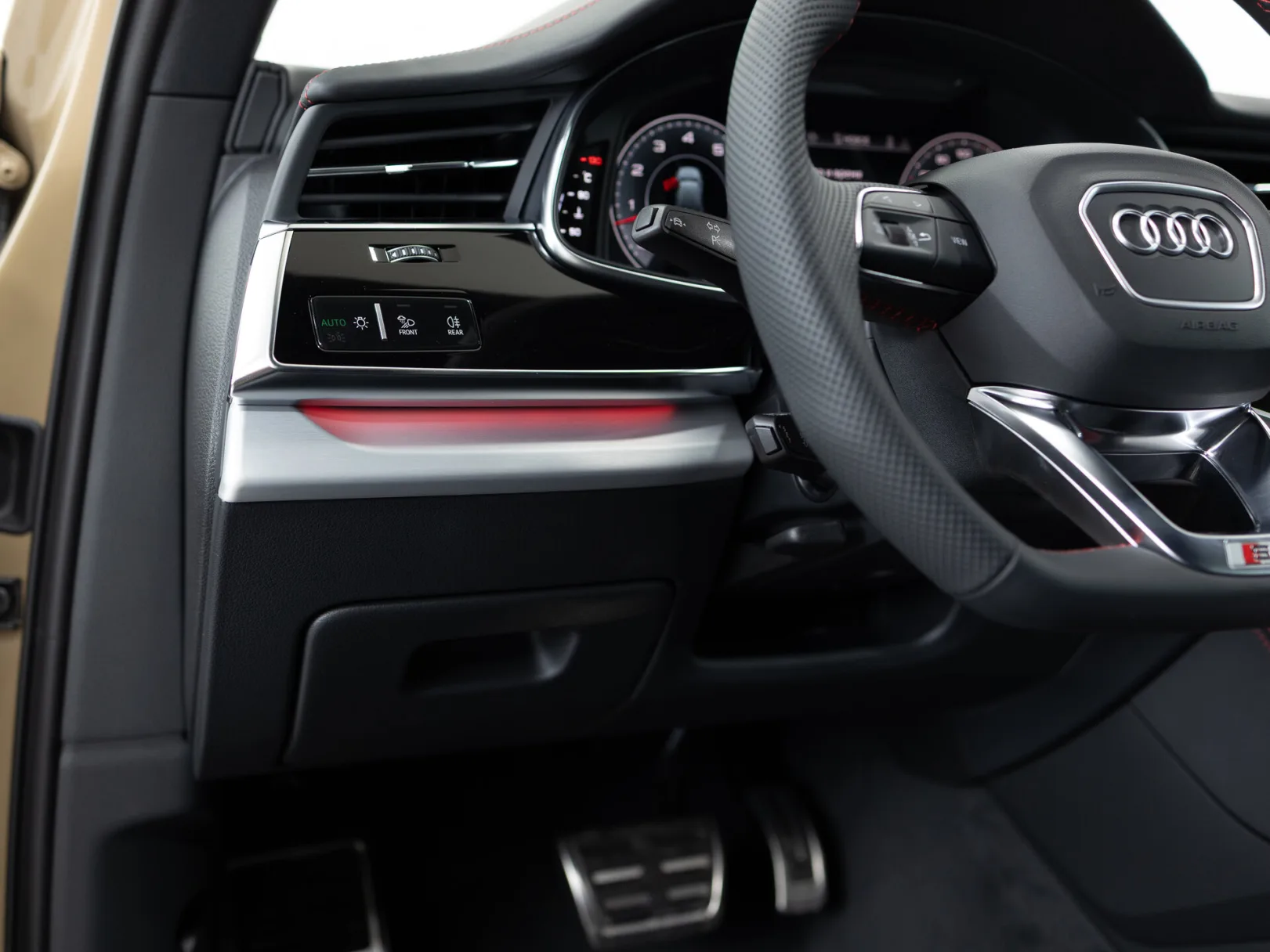 Audi Q7 55 TFSI quattro tiptronic II (4M) Рестайлинг 2, 2024 — экстерьер, фото 14