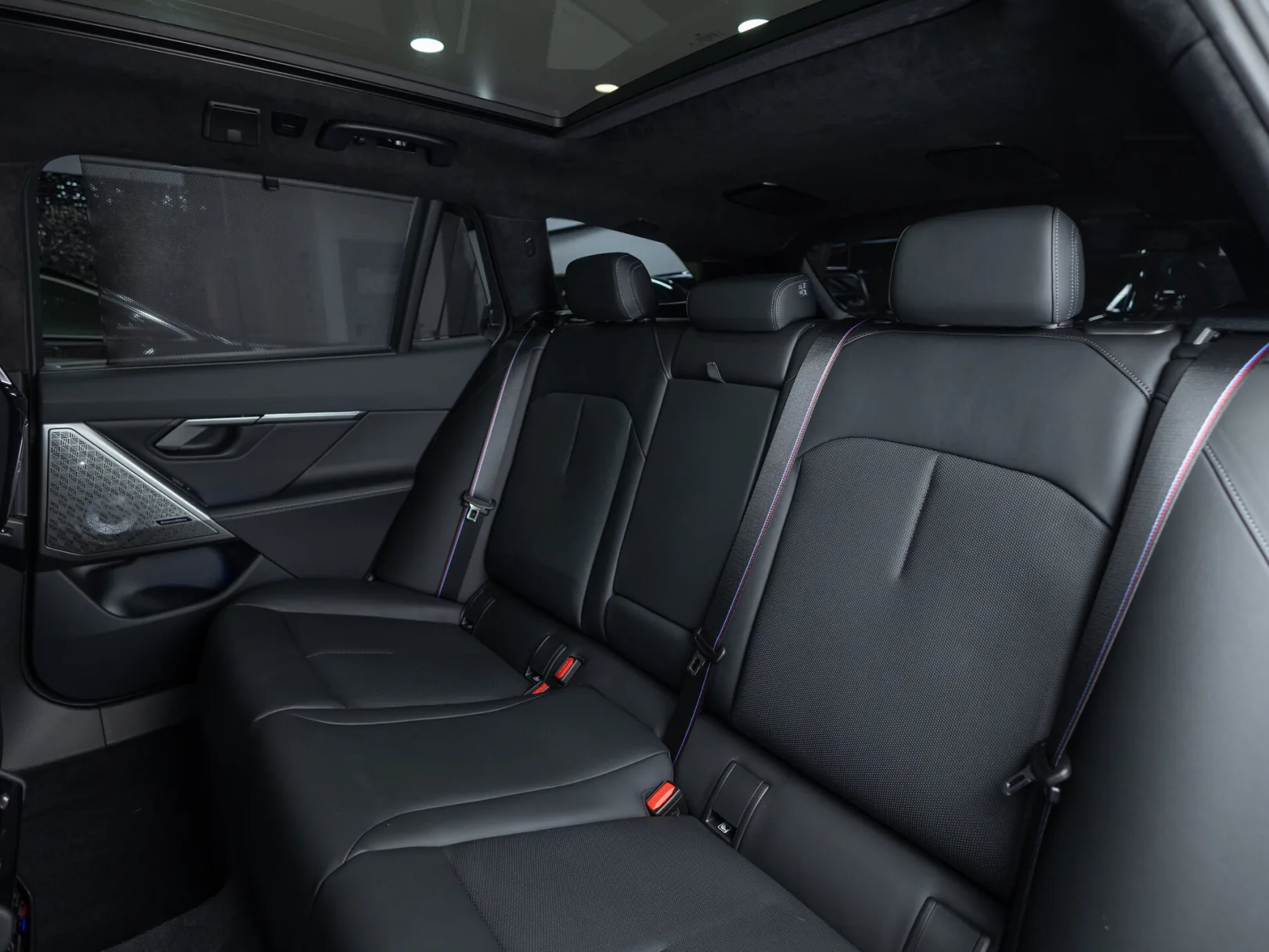 BMW M5 Touring VII (G90), 2025 — экстерьер, фото 30