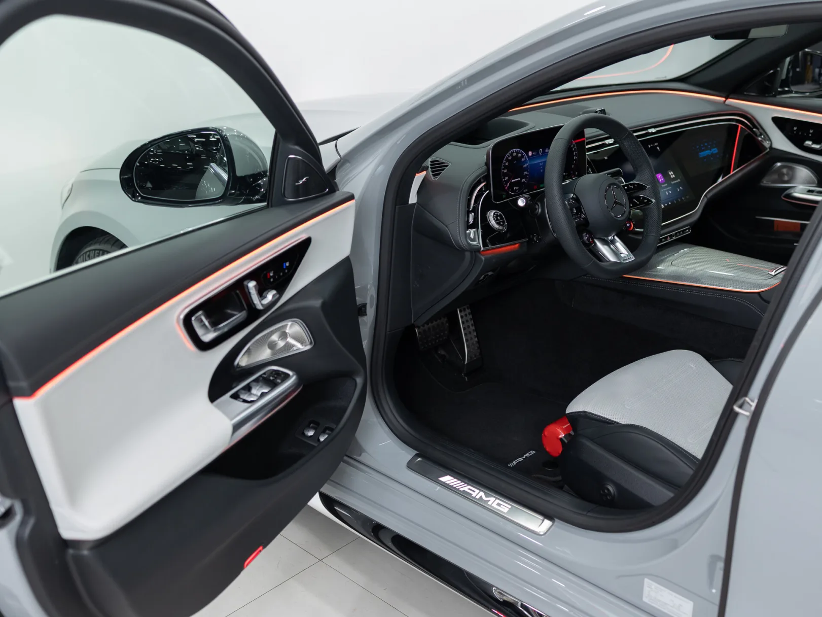 Mercedes-Benz E-Класс AMG E 53 4MATIC+ VI (W214), 2025 — экстерьер, фото 7