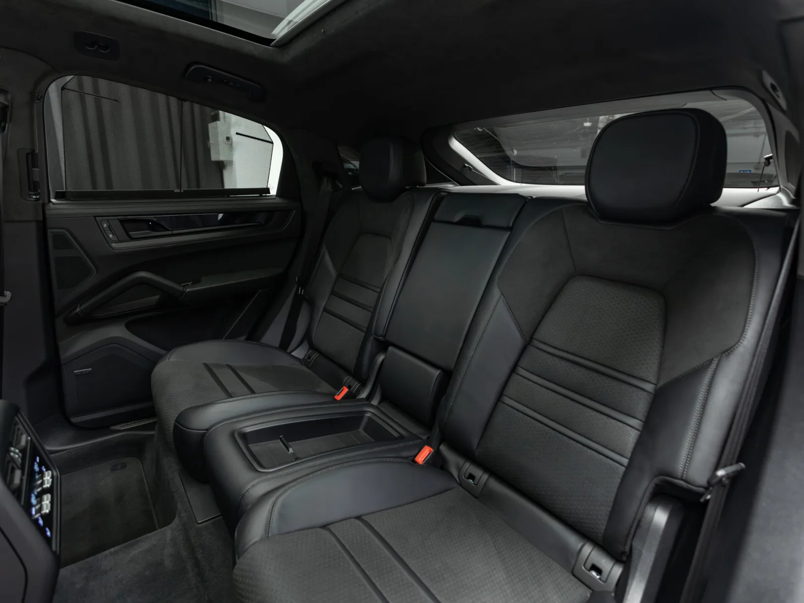Porsche Cayenne GTS Coupé III Рестайлинг, 2025 — экстерьер, фото 30