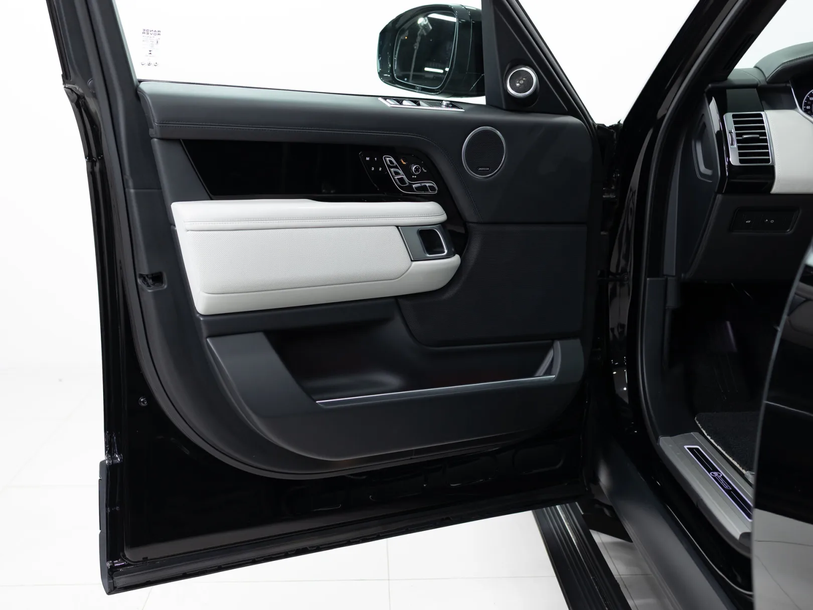 Land Rover Range Rover SVAutobiography Dynamic IV Рестайлинг, 2020 — экстерьер, фото 8