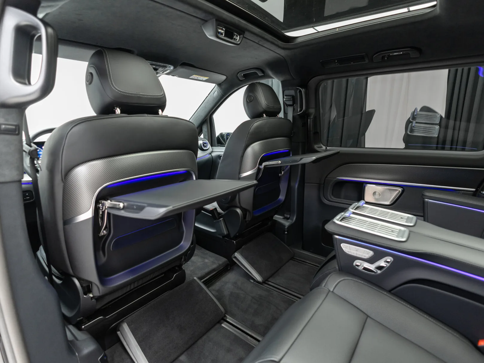 Mercedes-Benz V-Класс Exclusive AMG Line III (W447) Рестайлинг 2, 2026 — экстерьер, фото 30