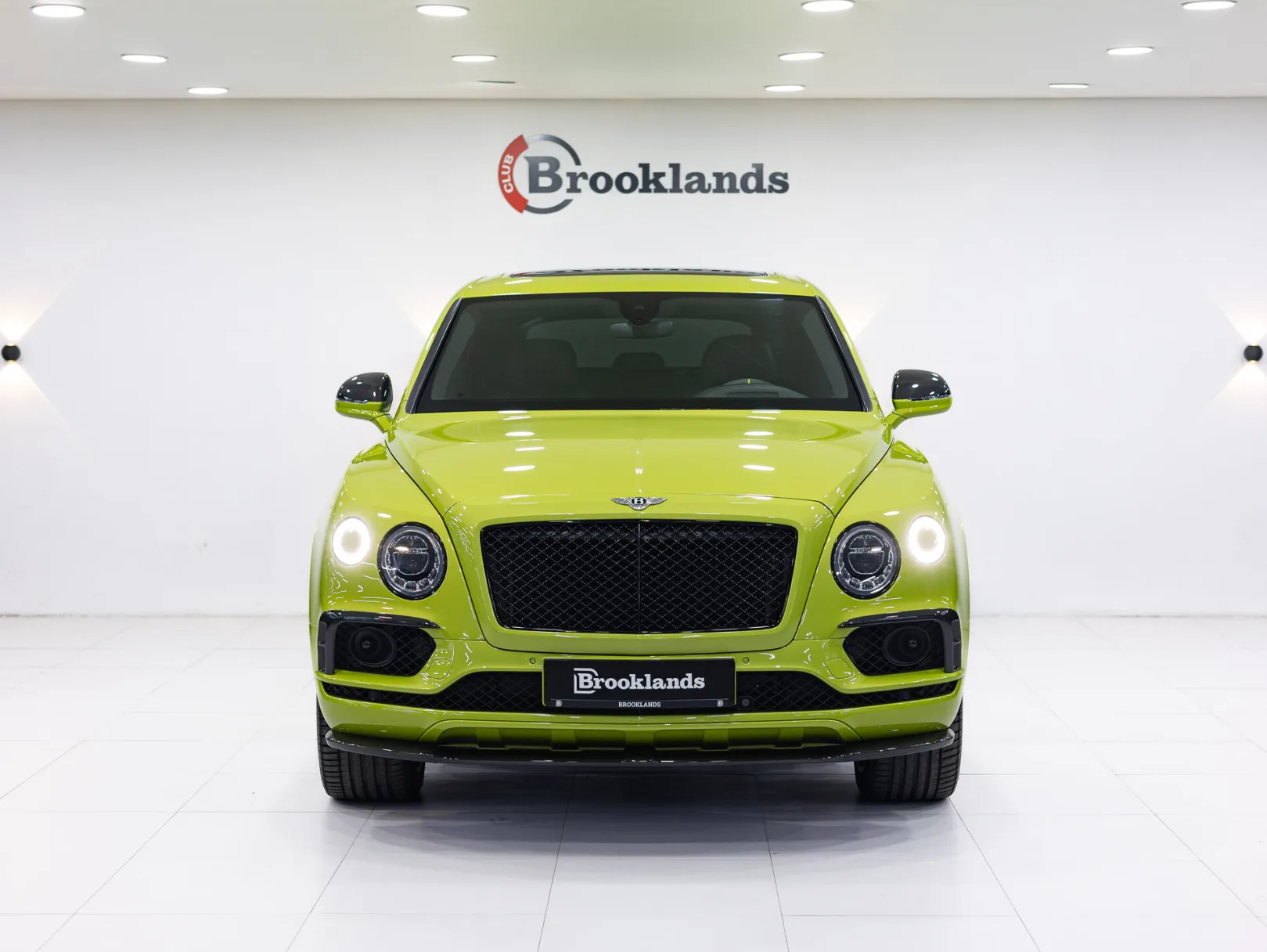 Bentley Bentayga Individual I, 2019 — экстерьер, фото 2