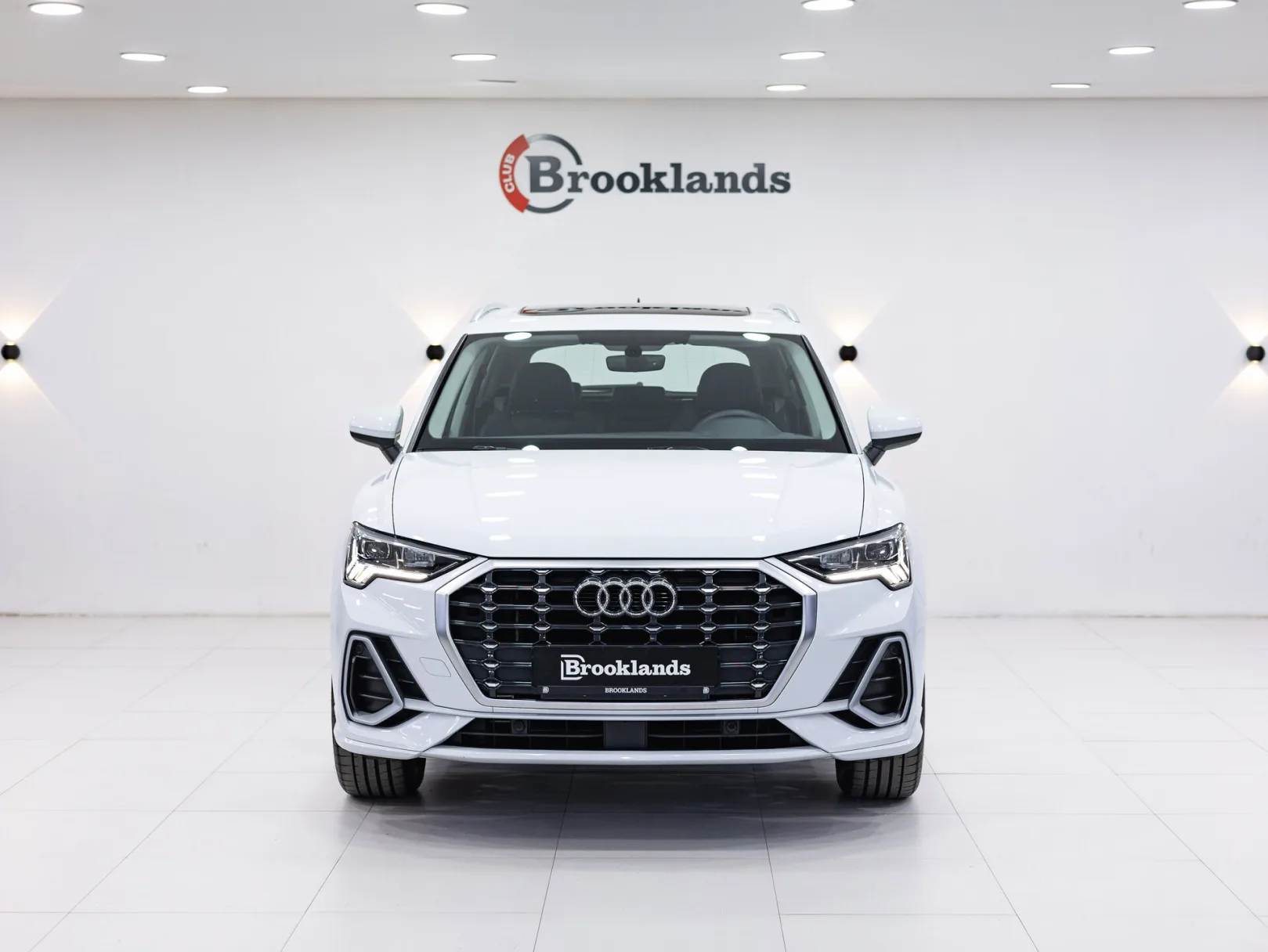 Audi Q3 35 TFSI Aggressive dynamic II (F3), 2023 — экстерьер, фото 2