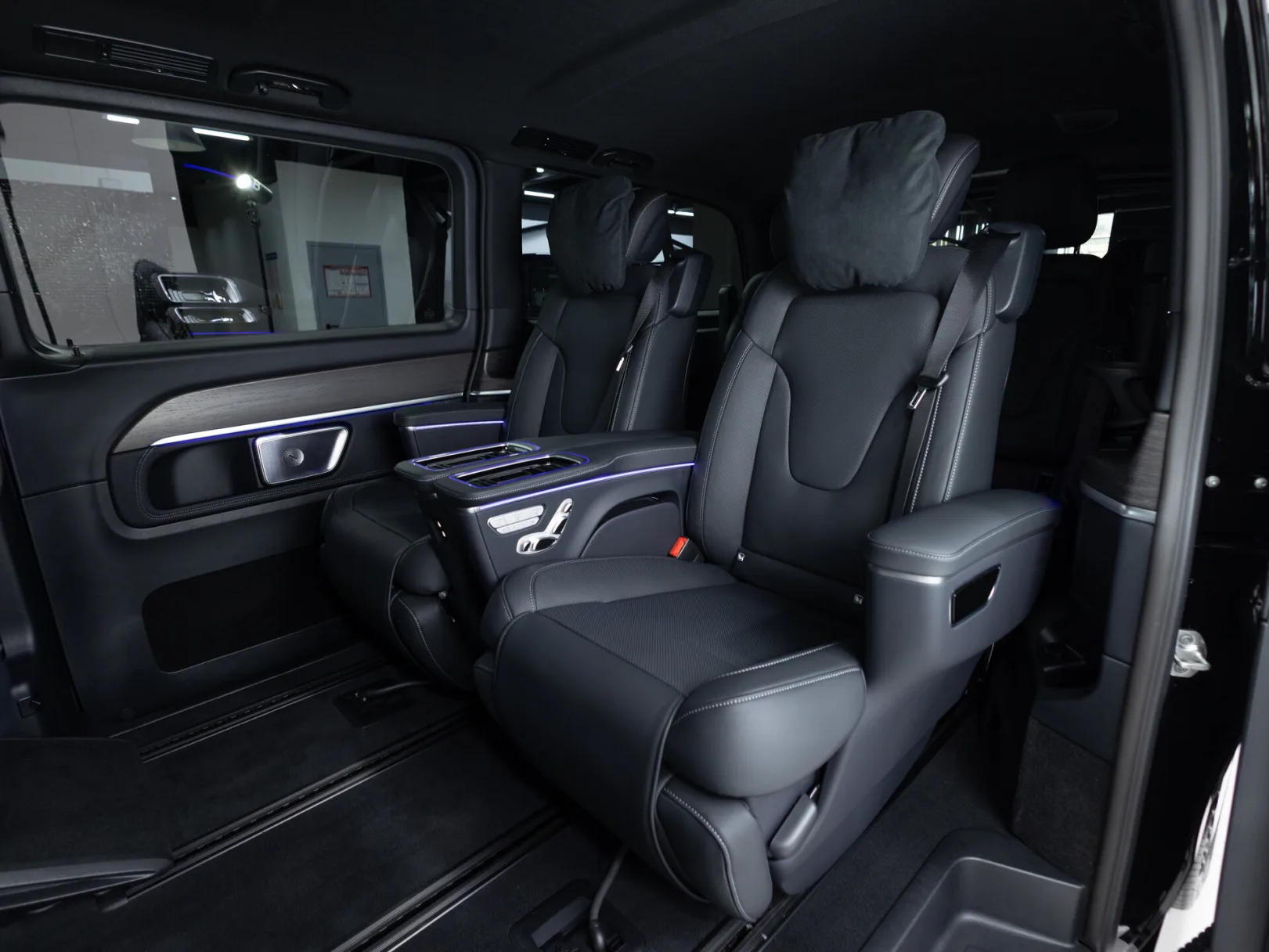 Mercedes-Benz V-Класс Exclusive III (W447) Рестайлинг 2, 2025 — экстерьер, фото 26