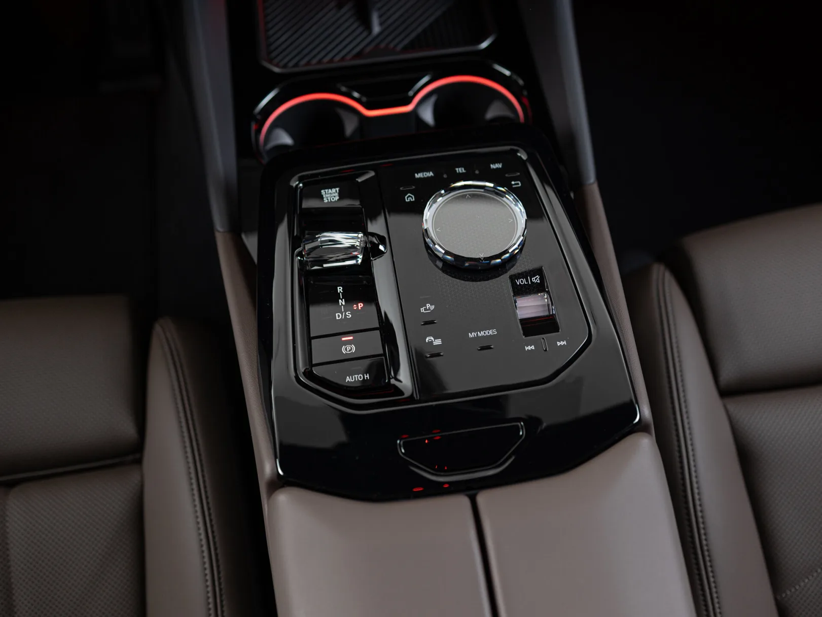 BMW 5 серии 520d xDrive VIII (G60/G61/G68), 2025 — экстерьер, фото 18