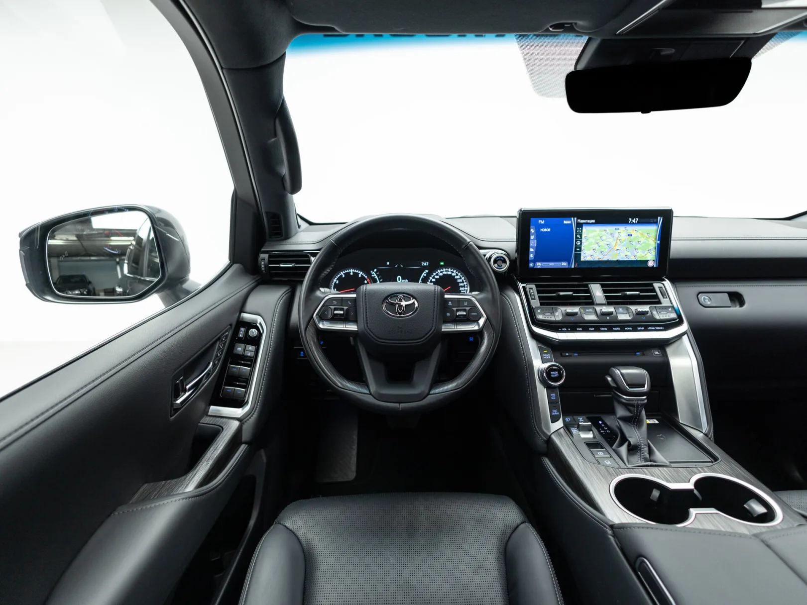 Toyota Land Cruiser Премиум Плюс 300 Series, 2024 — экстерьер, фото 13