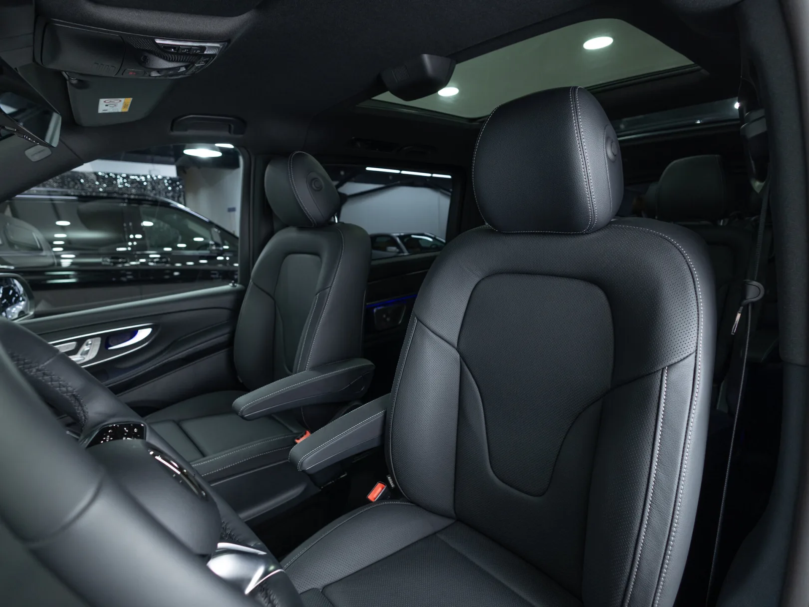 Mercedes-Benz V-Класс Exclusive AMG Line III (W447) Рестайлинг 2, 2024 — экстерьер, фото 11