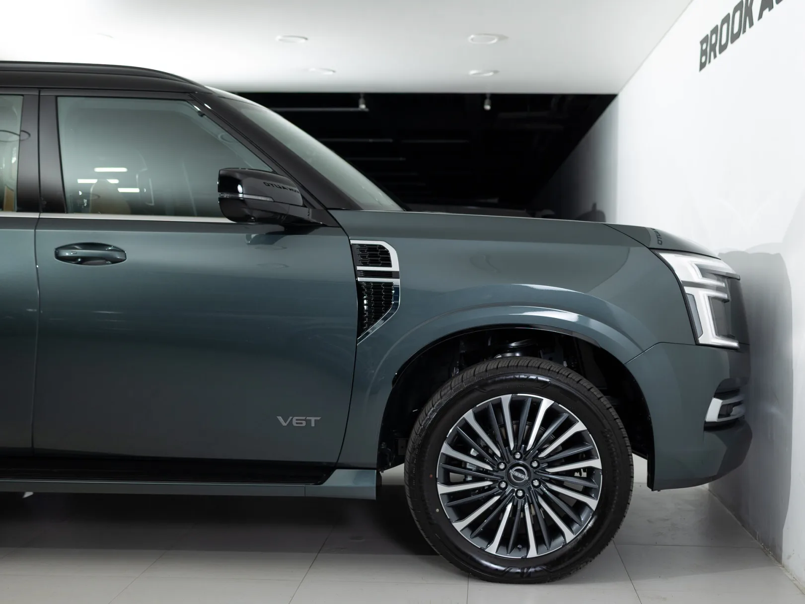 Nissan Patrol LE Platinum City VII (Y63), 2026 — экстерьер, фото 35