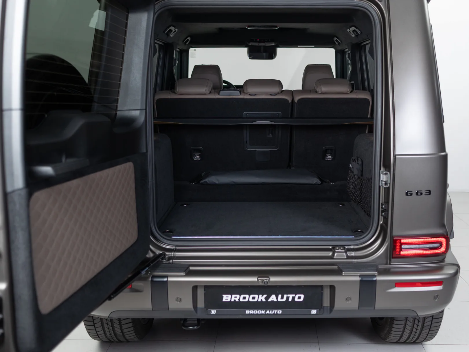 Mercedes-Benz G-Класс AMG G 63 II (W465) Рестайлинг, 2025 — экстерьер, фото 35