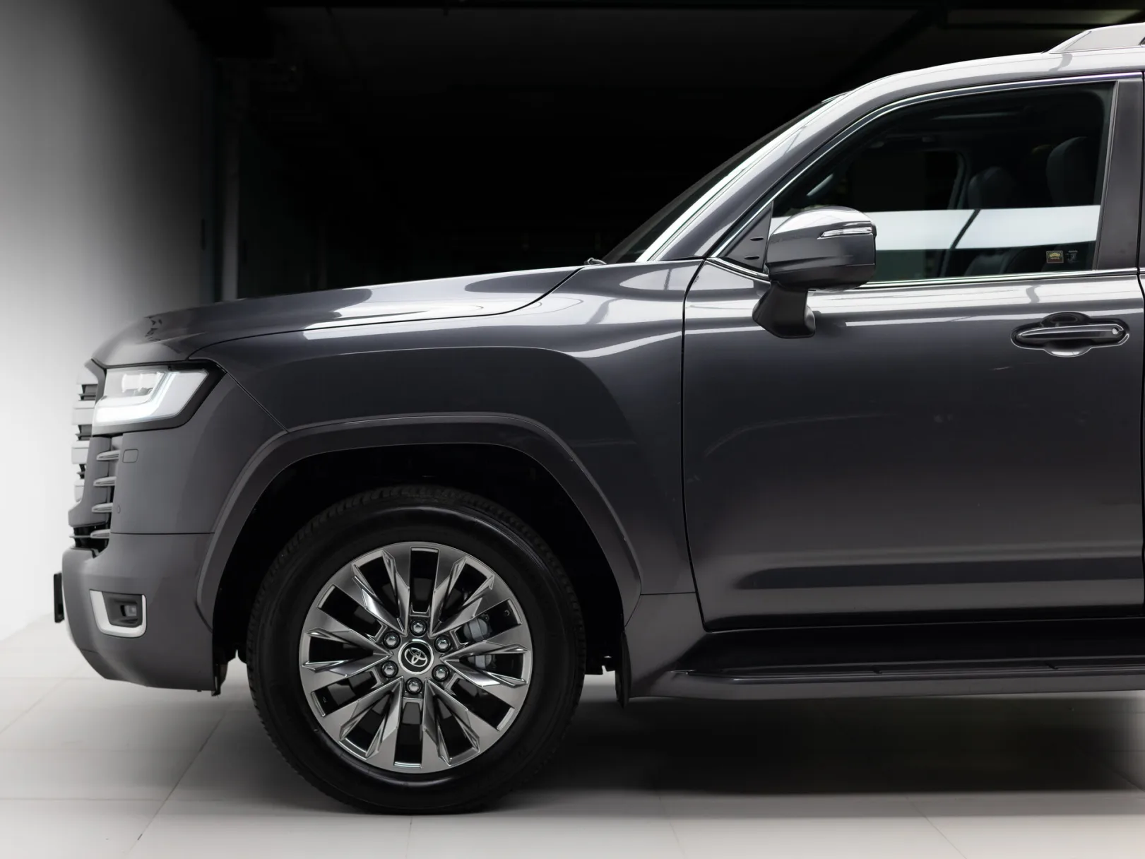 Toyota Land Cruiser Премиум Плюс 300 Series, 2024 — экстерьер, фото 40