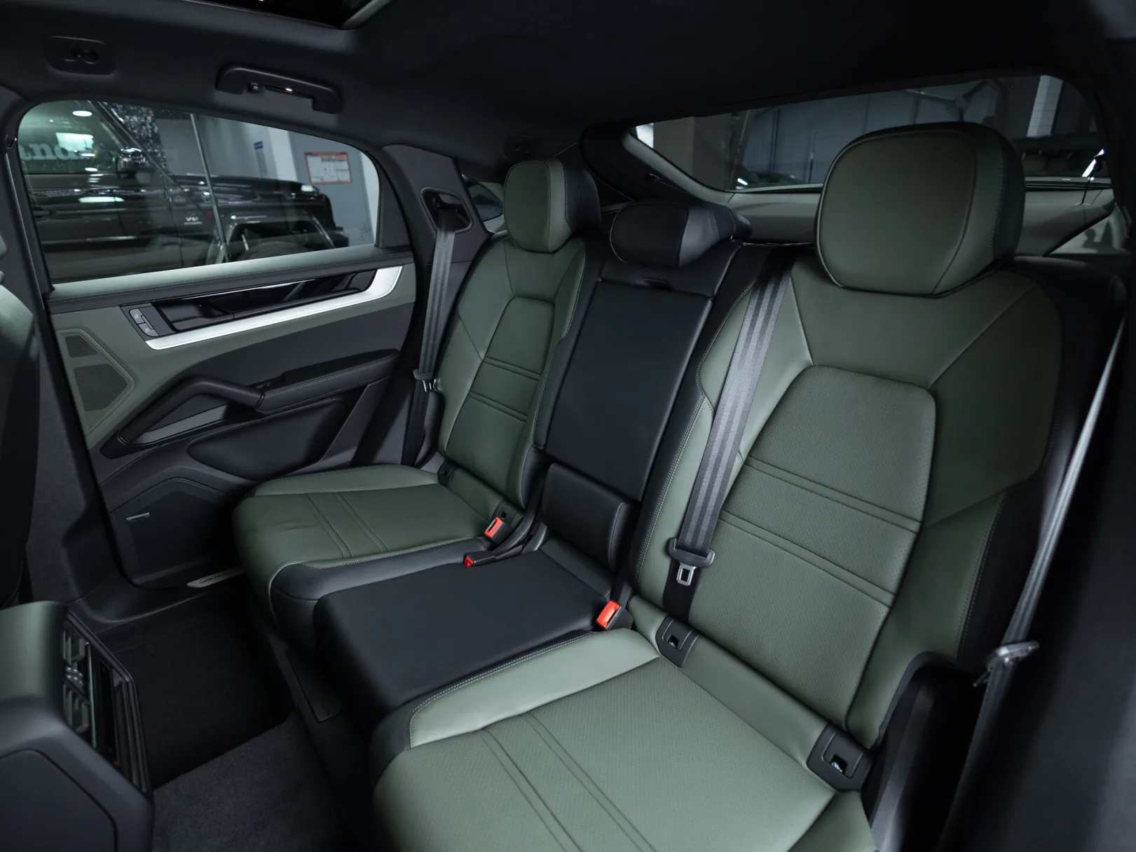 Porsche Cayenne Coupé III Рестайлинг, 2024 — экстерьер, фото 26