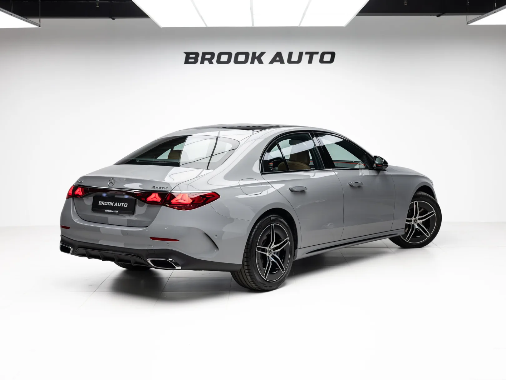 Mercedes-Benz E-Класс E 300 4MATIC AMG Line VI (W214, S214), 2026 — экстерьер, фото 4