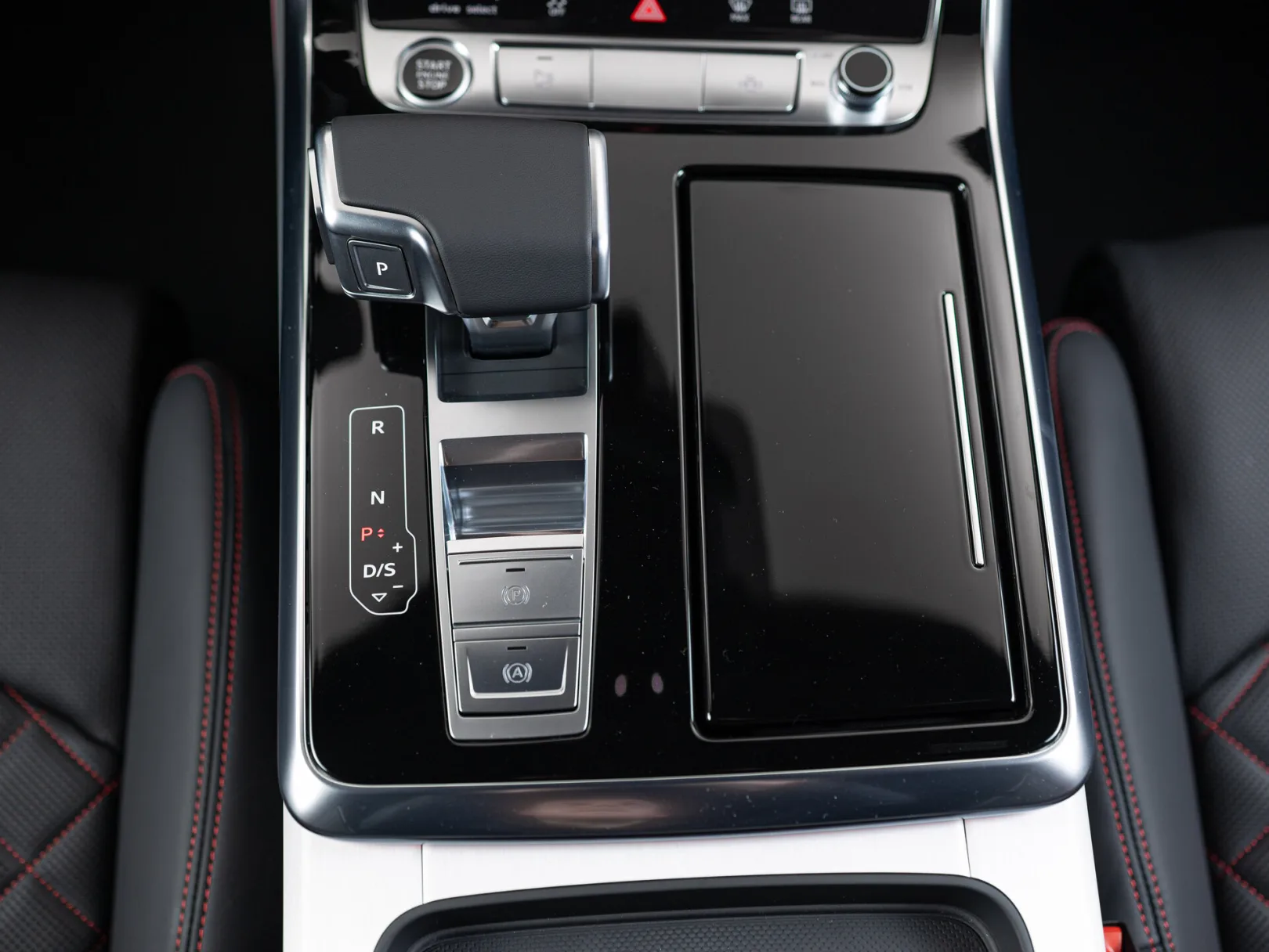 Audi Q7 55 TFSI quattro tiptronic II (4M) Рестайлинг 2, 2024 — экстерьер, фото 19