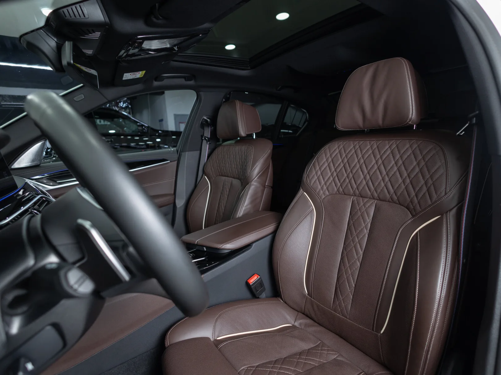 BMW 5 серии M550i xDrive M Special Edition 21 VII (G30/G31/G38) Рестайлинг, 2022 — экстерьер, фото 10