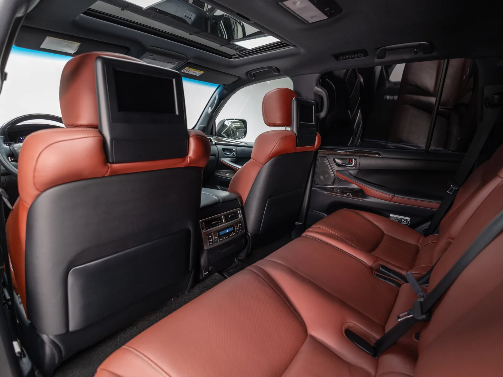 Lexus LX 25th Anniversary Edition 2 III Рестайлинг, 2015 — экстерьер, фото 27