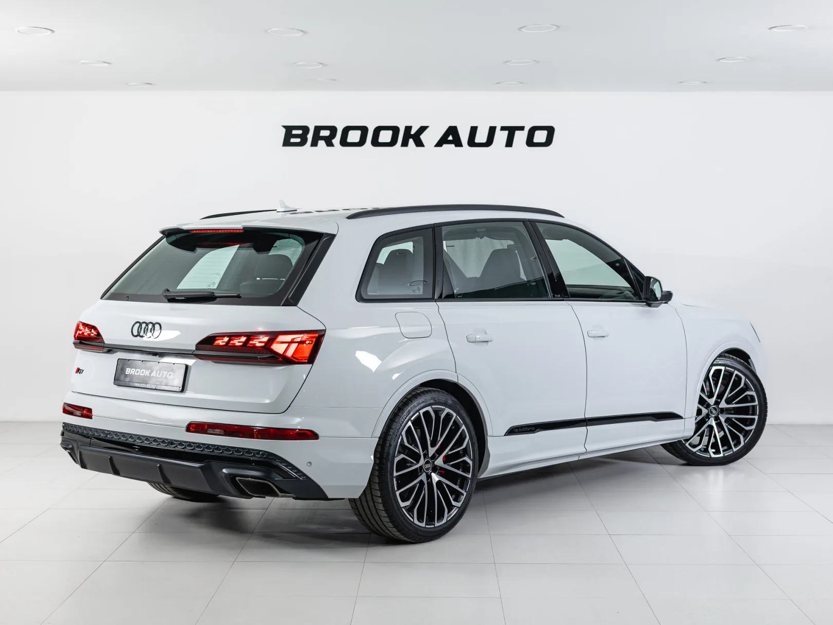 Audi Q7 55 TFSI quattro tiptronic II (4M) Рестайлинг 2, 2024 — экстерьер, фото 6