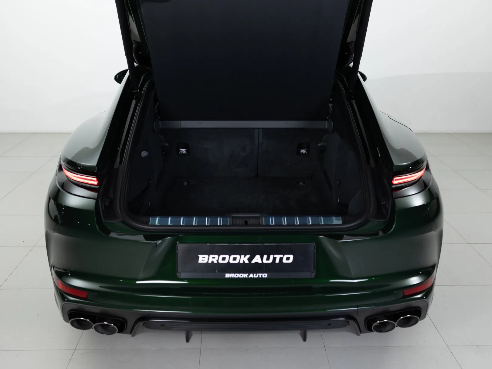 Porsche Panamera GTS III, 2025 — экстерьер, фото 36