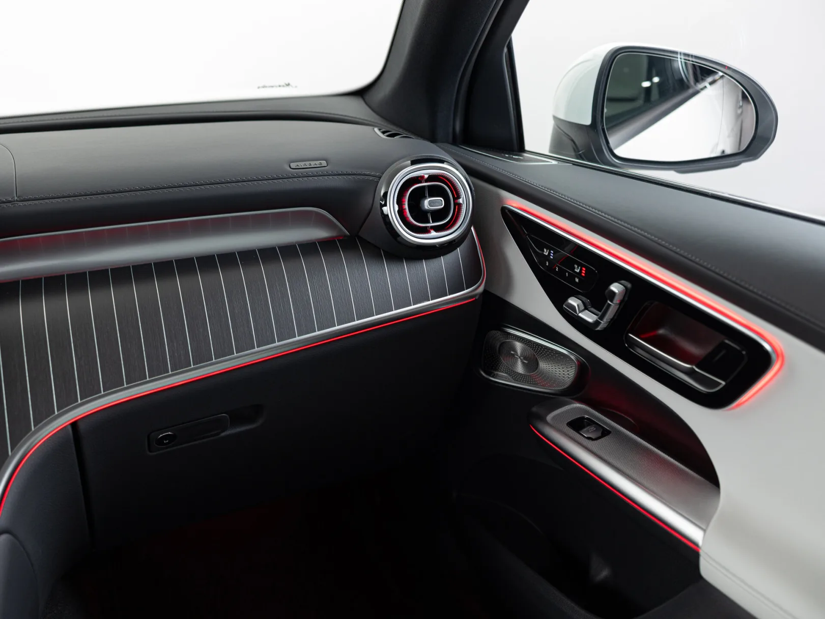 Mercedes-Benz GLC 300 4MATIC II (X254), 2025 — экстерьер, фото 20