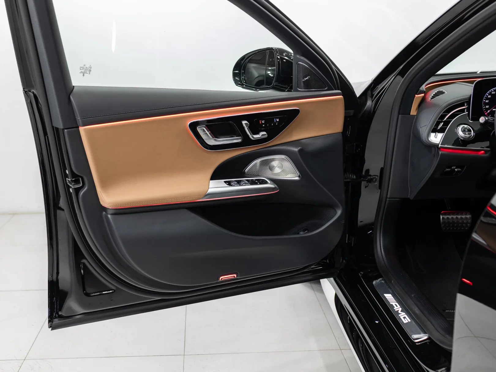 Mercedes-Benz E-Класс AMG E 53 4MATIC+ VI (W214), 2025 — экстерьер, фото 8