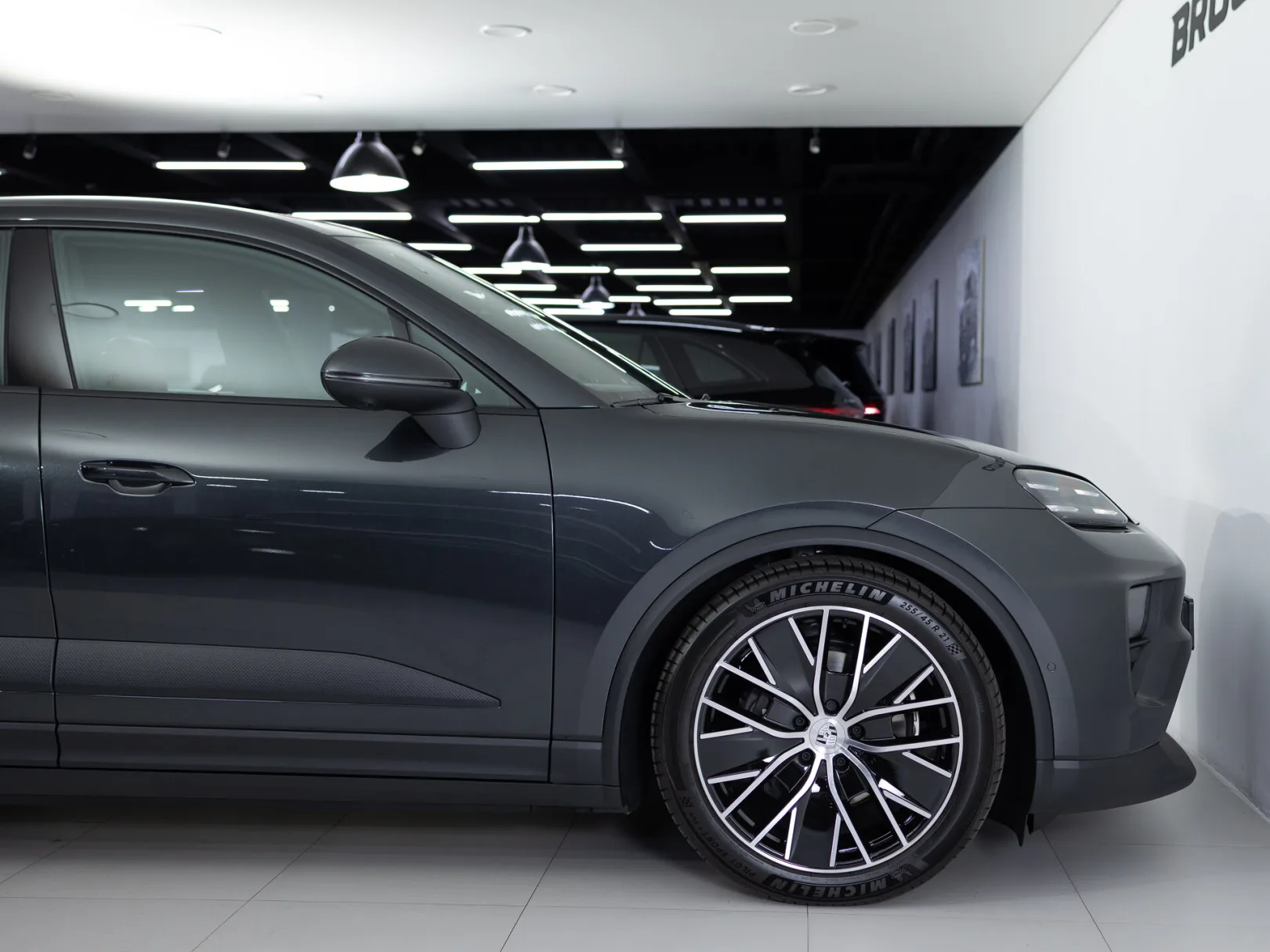 Porsche Macan 4 Electric II, 2025 — экстерьер, фото 34
