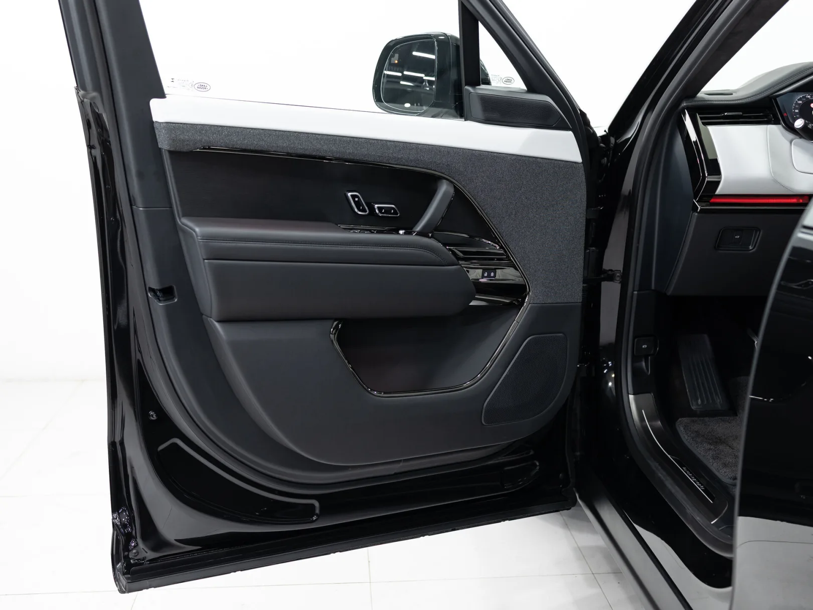Land Rover Range Rover Sport Autobiography III, 2026 — экстерьер, фото 8