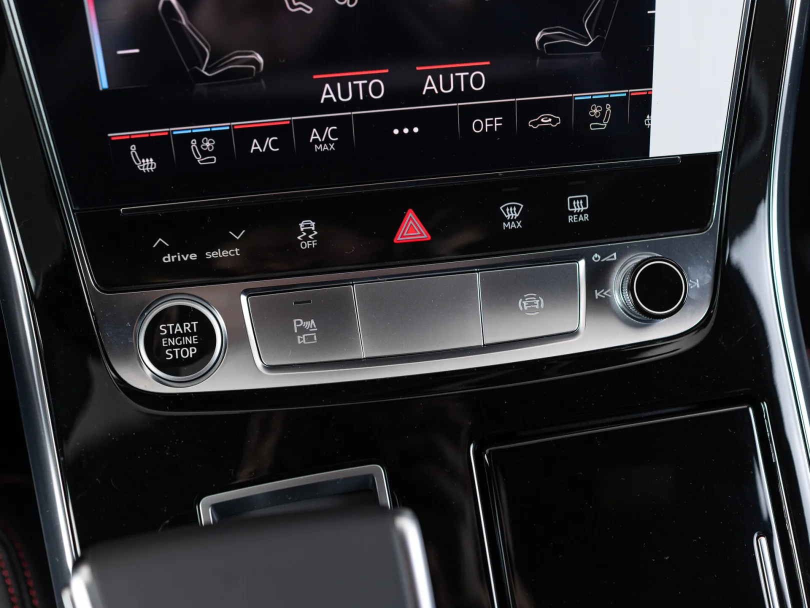 Audi Q7 55 TFSI quattro tiptronic II (4M) Рестайлинг 2, 2024 — экстерьер, фото 18