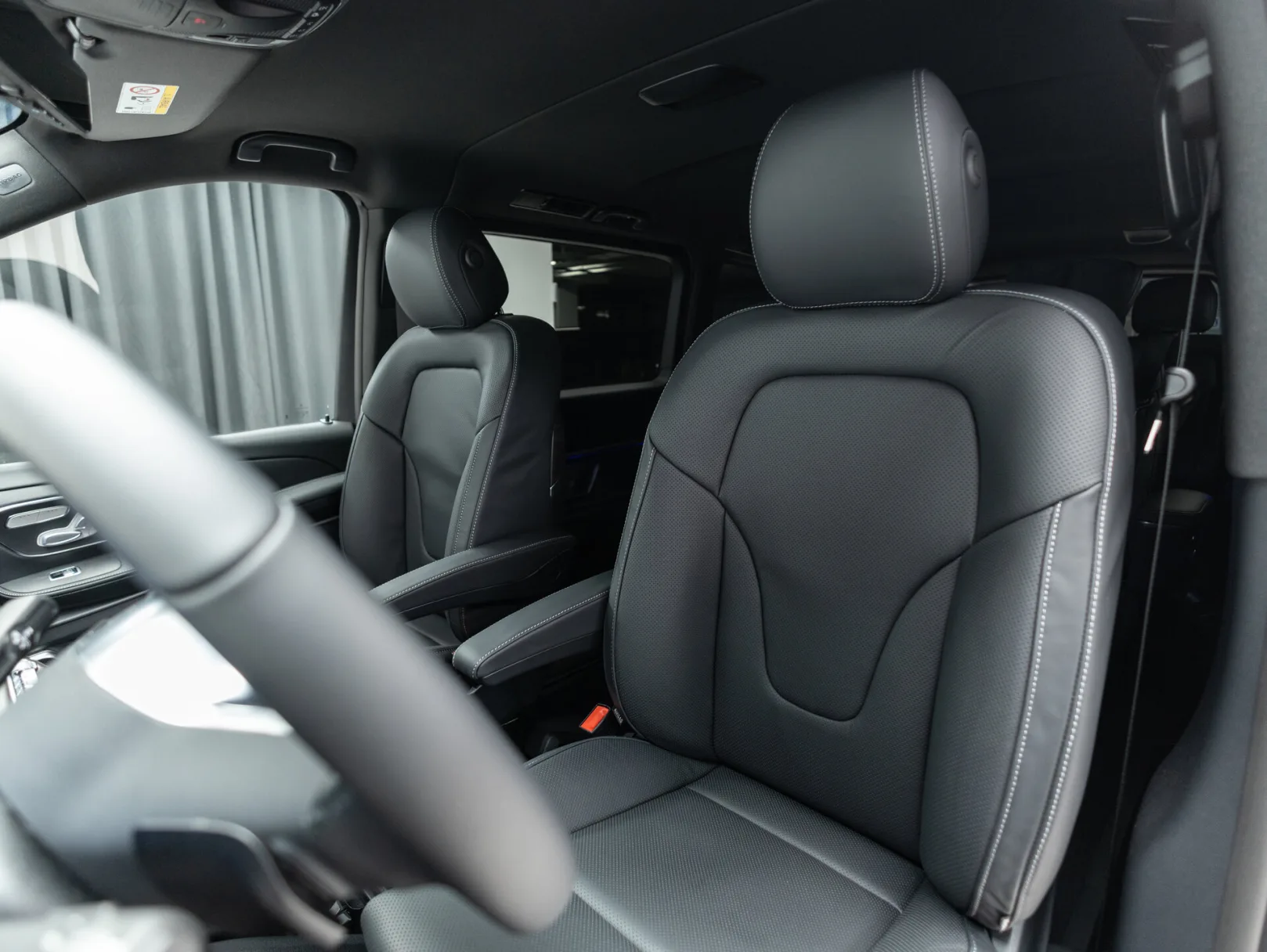 Mercedes-Benz V-Класс Exclusive III (W447) Рестайлинг 2, 2026 — экстерьер, фото 13