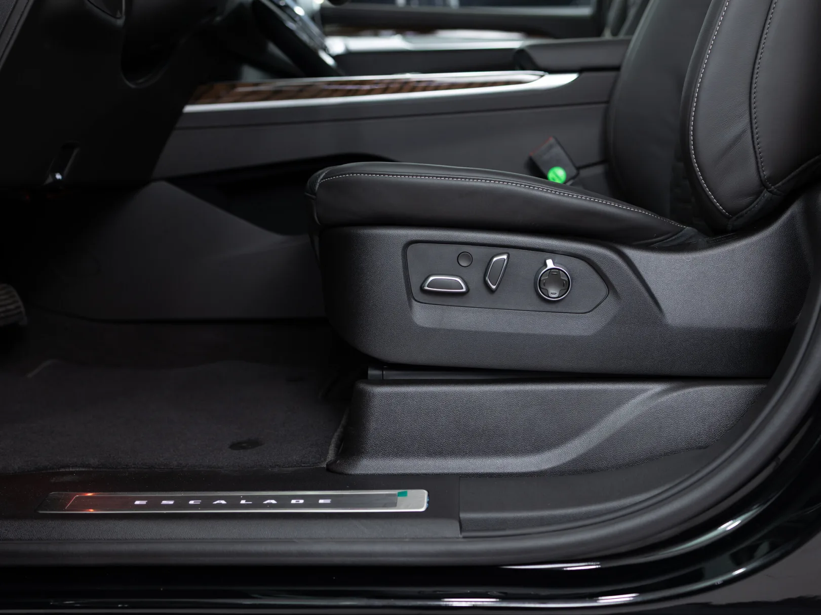 Cadillac Escalade Sport Platinum V Рестайлинг, 2025 — экстерьер, фото 11