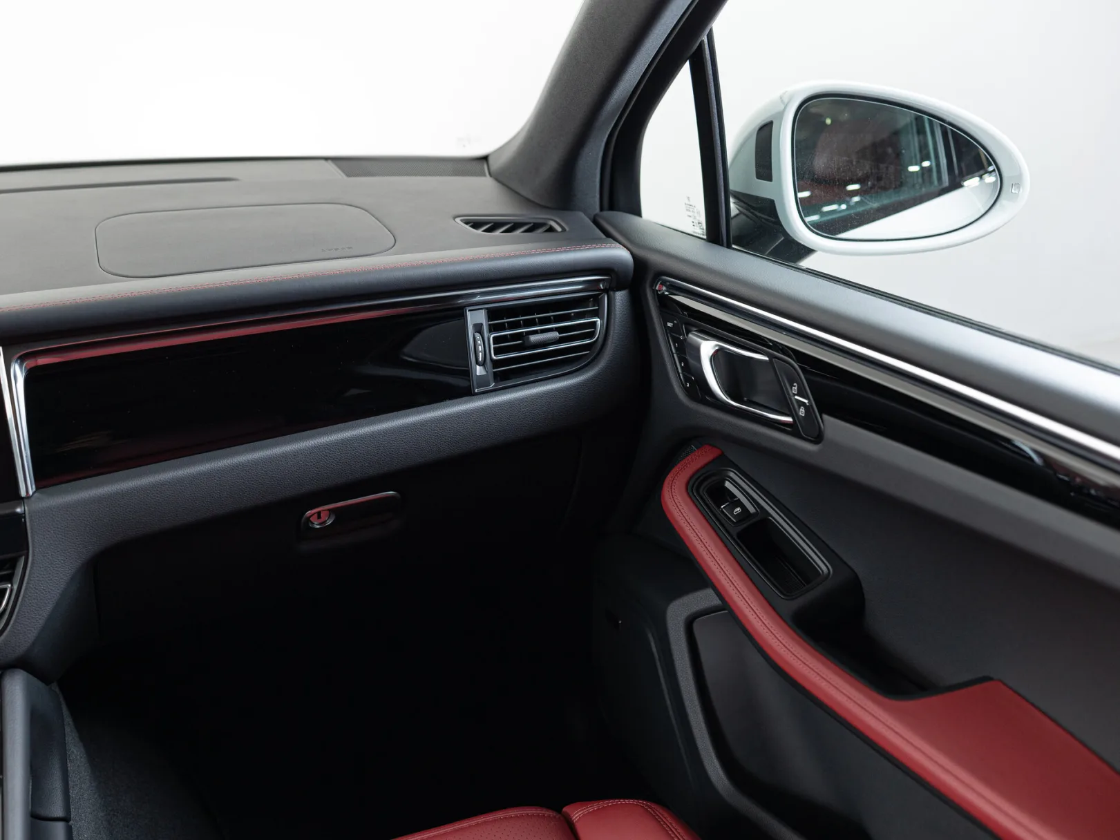 Porsche Macan T I Рестайлинг 2, 2025 — экстерьер, фото 20