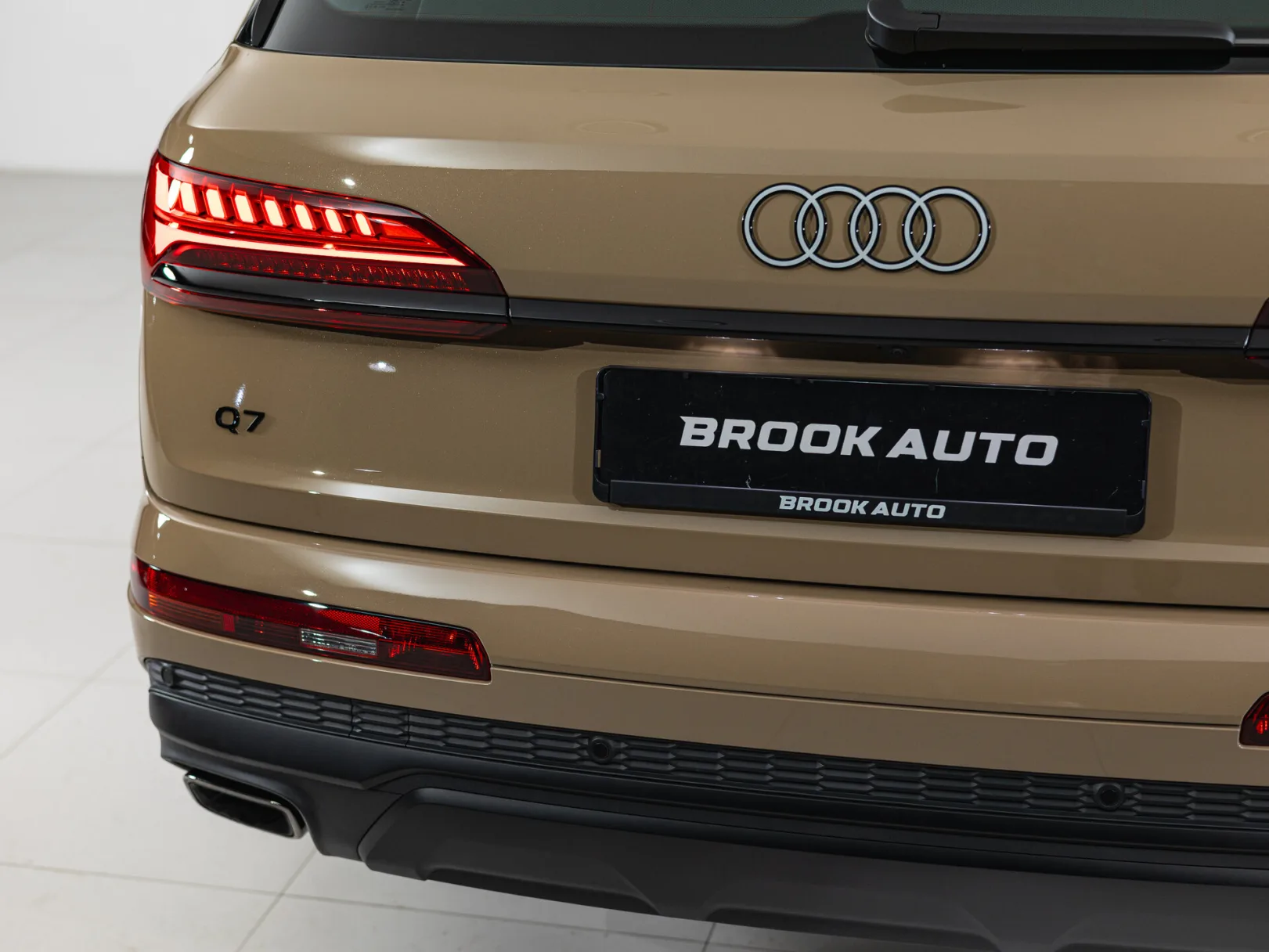 Audi Q7 55 TFSI quattro tiptronic II (4M) Рестайлинг 2, 2024 — экстерьер, фото 31