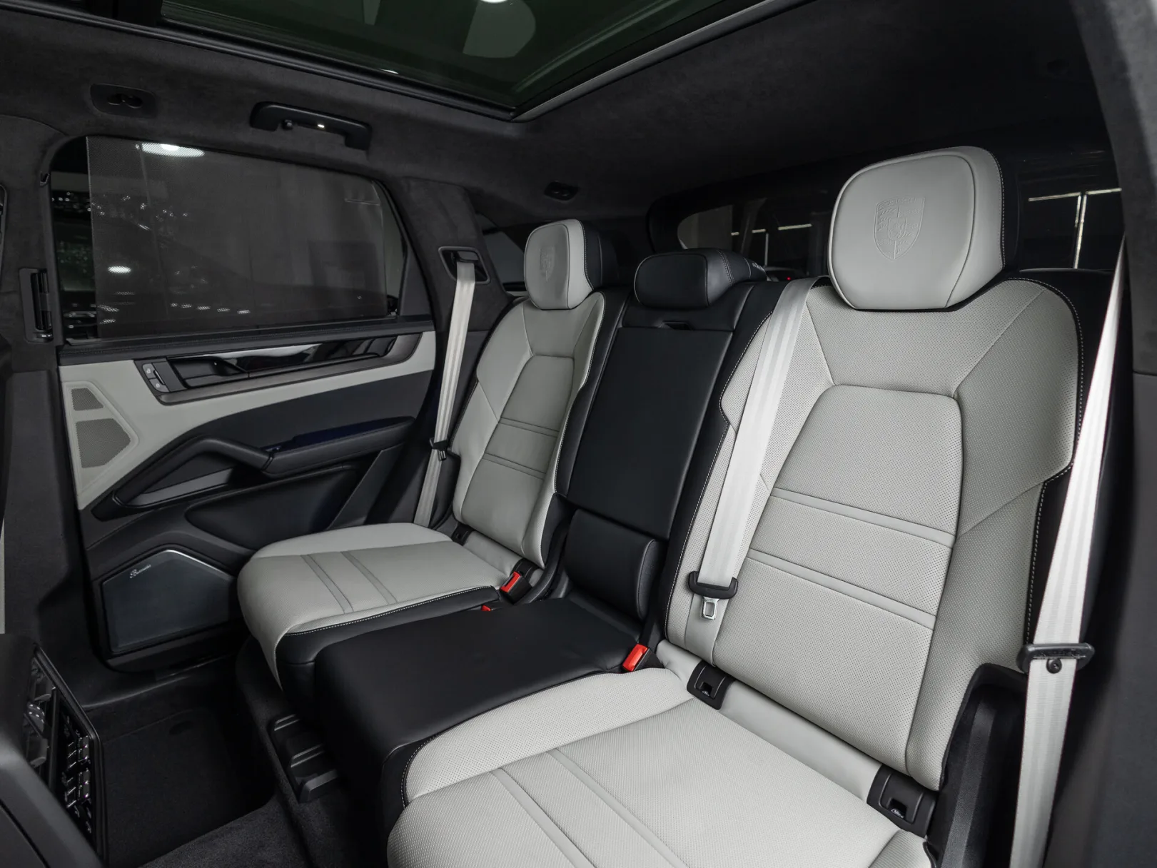 Porsche Cayenne E-Hybrid III Рестайлинг, 2026 — экстерьер, фото 34