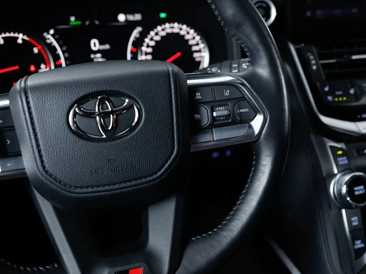 Toyota Land Cruiser 300 Series, 2021 — экстерьер, фото 22