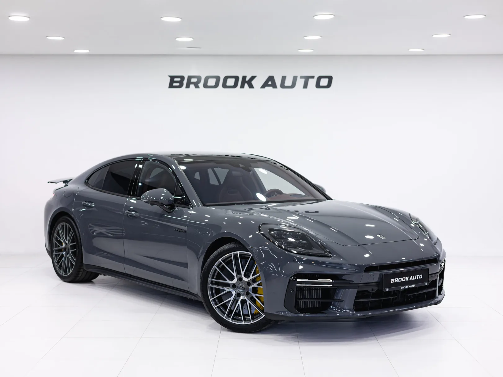Porsche Panamera Turbo E-Hybrid III, 2025 — экстерьер, фото 3